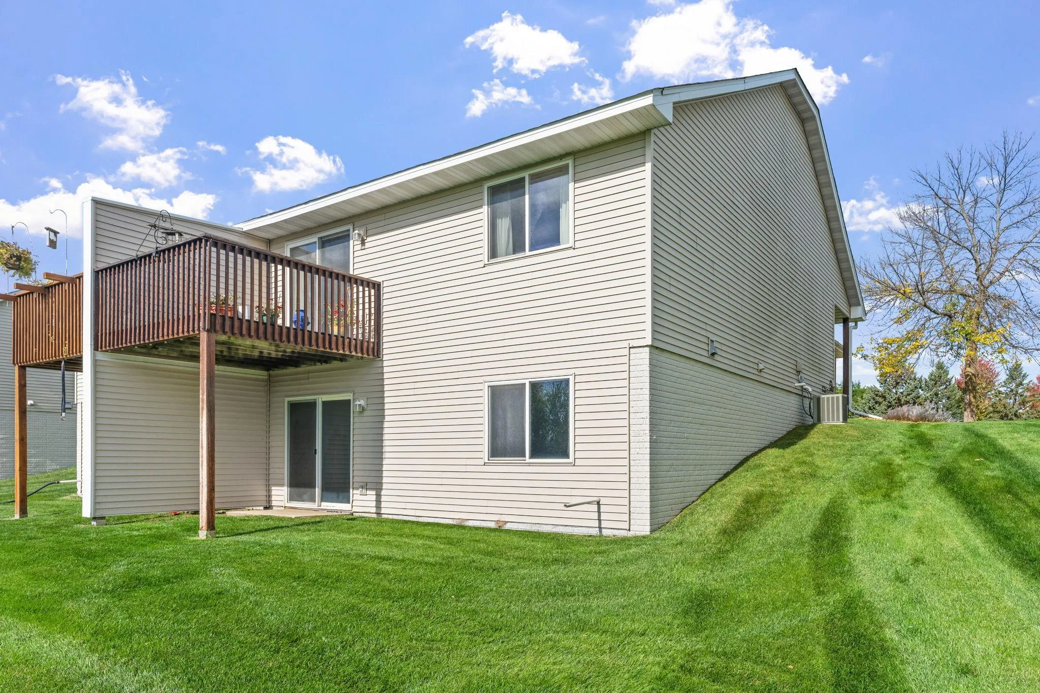 Photo 5 of 1649 Lakeridge Way