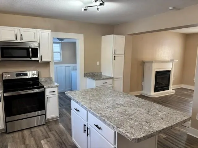 Photo 3 of 517 7th E Street