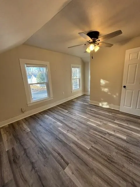 Photo 5 of 517 7th E Street