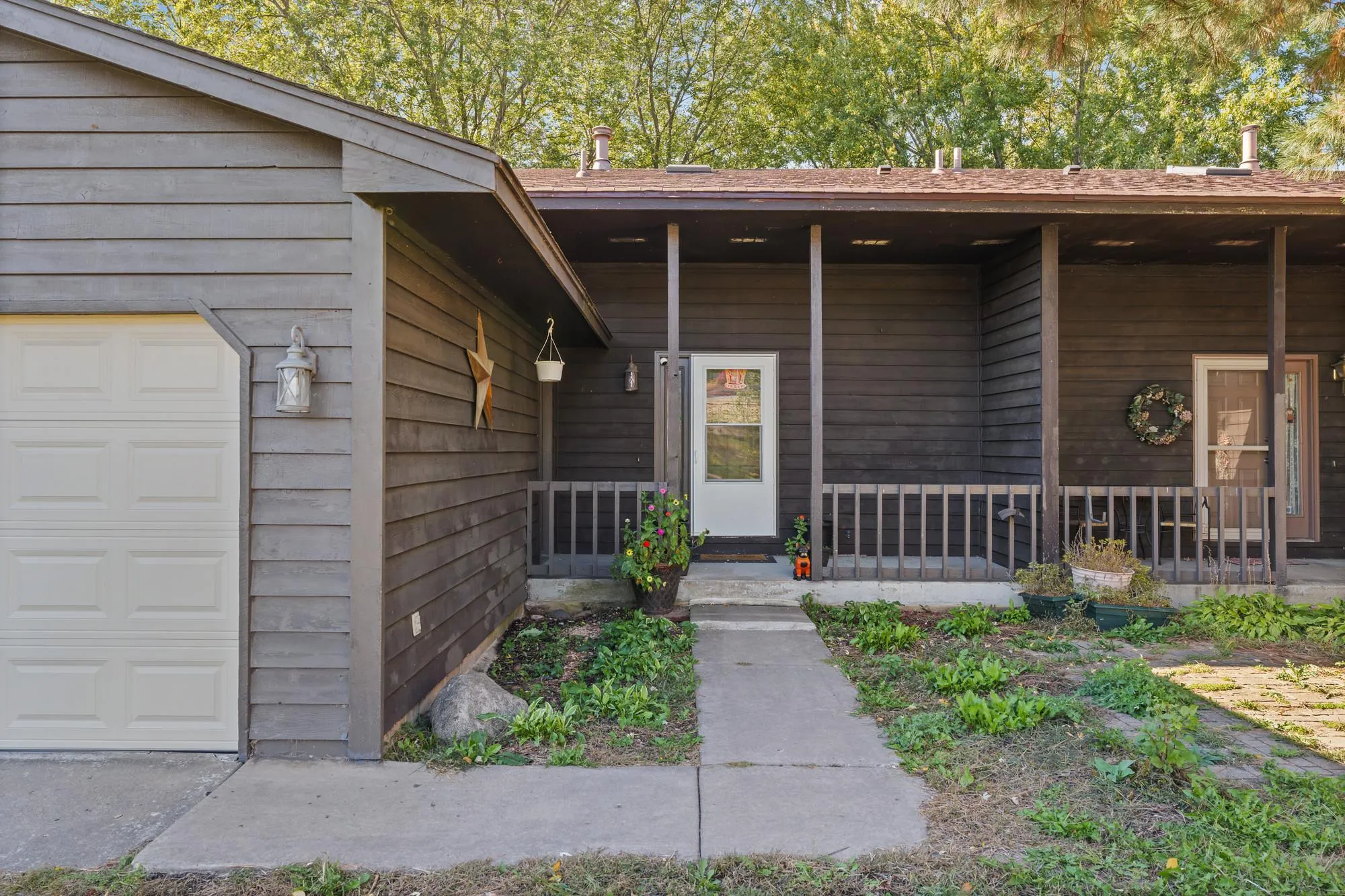 Photo 5 of 5570 Fillmore Ne Street