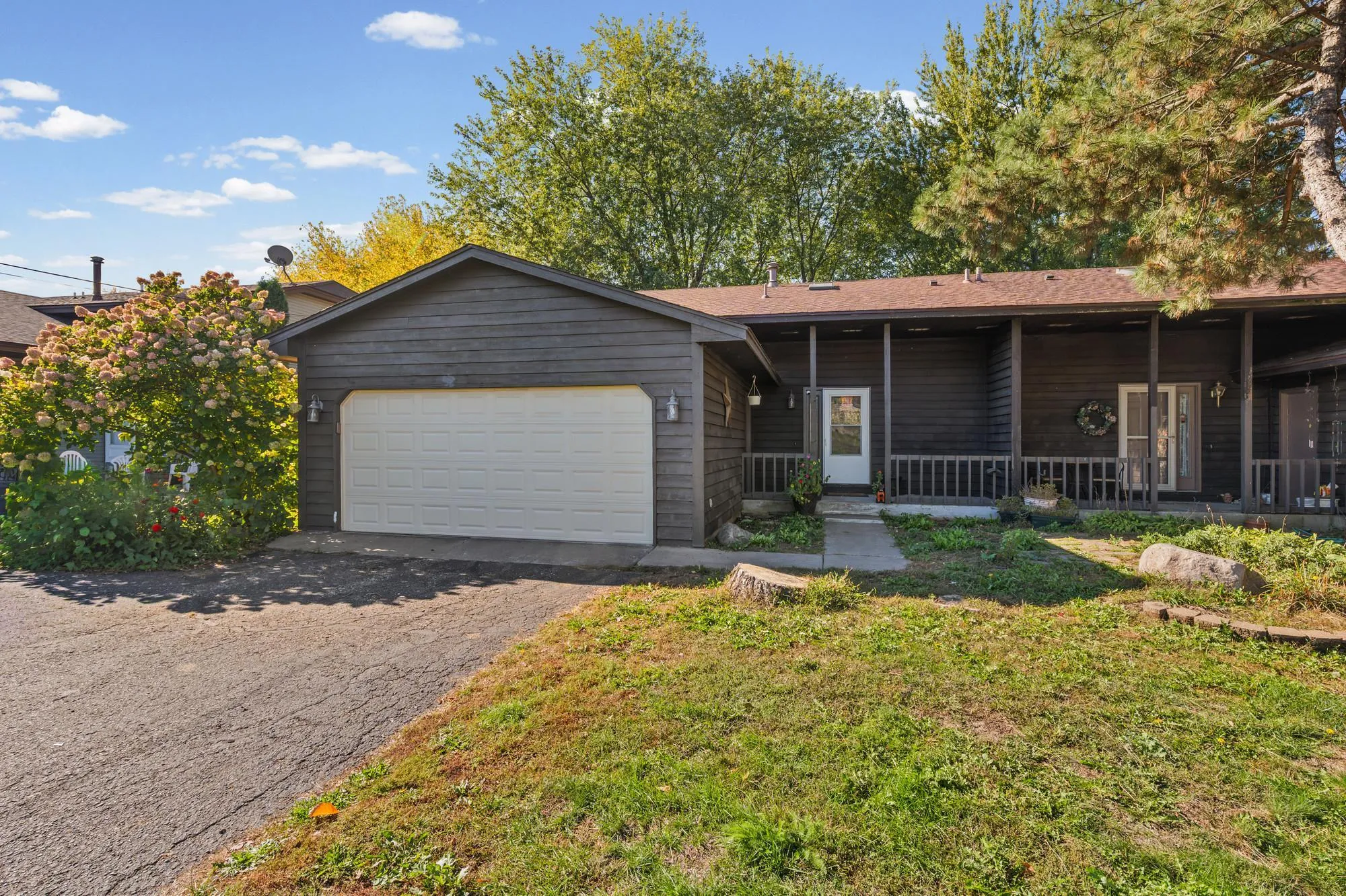 Photo 2 of 5570 Fillmore Ne Street