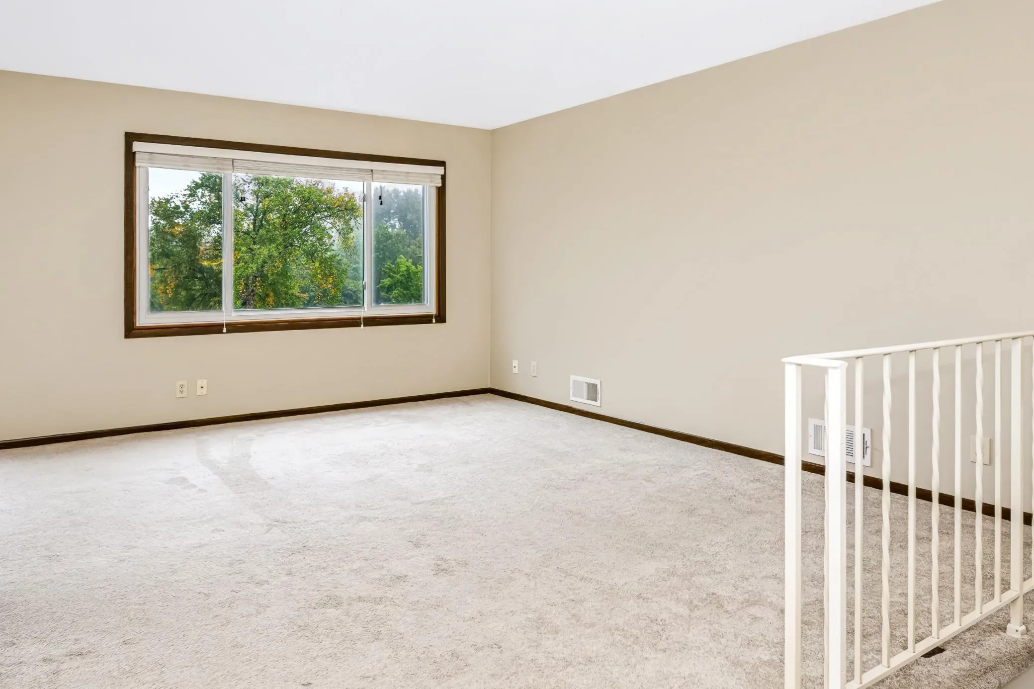 Photo 3 of 10394 Balsam Lane