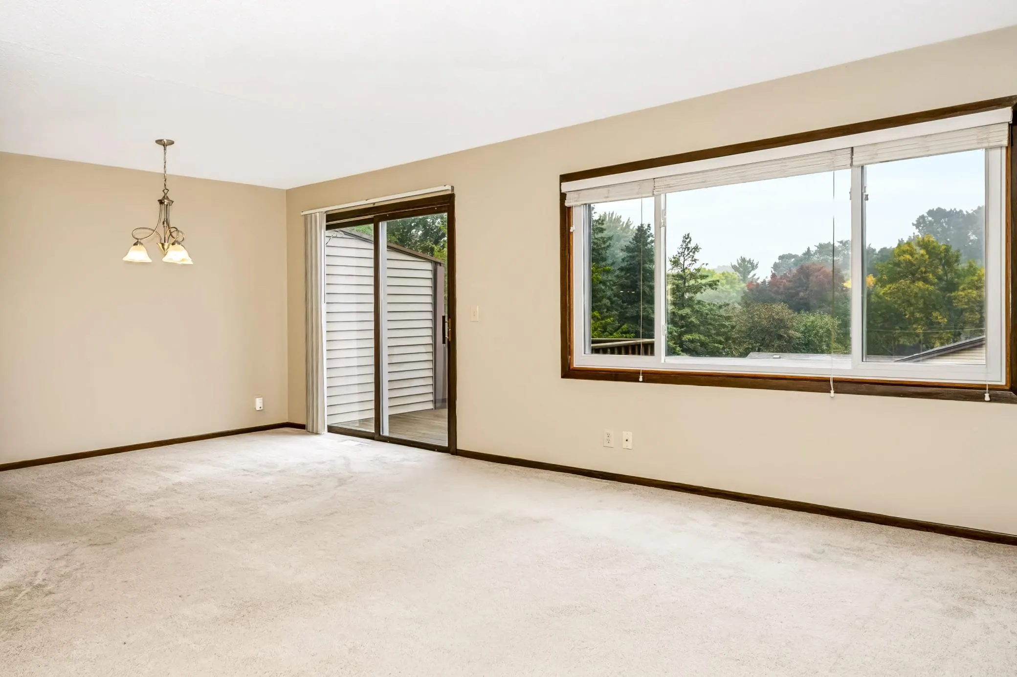 Photo 4 of 10394 Balsam Lane