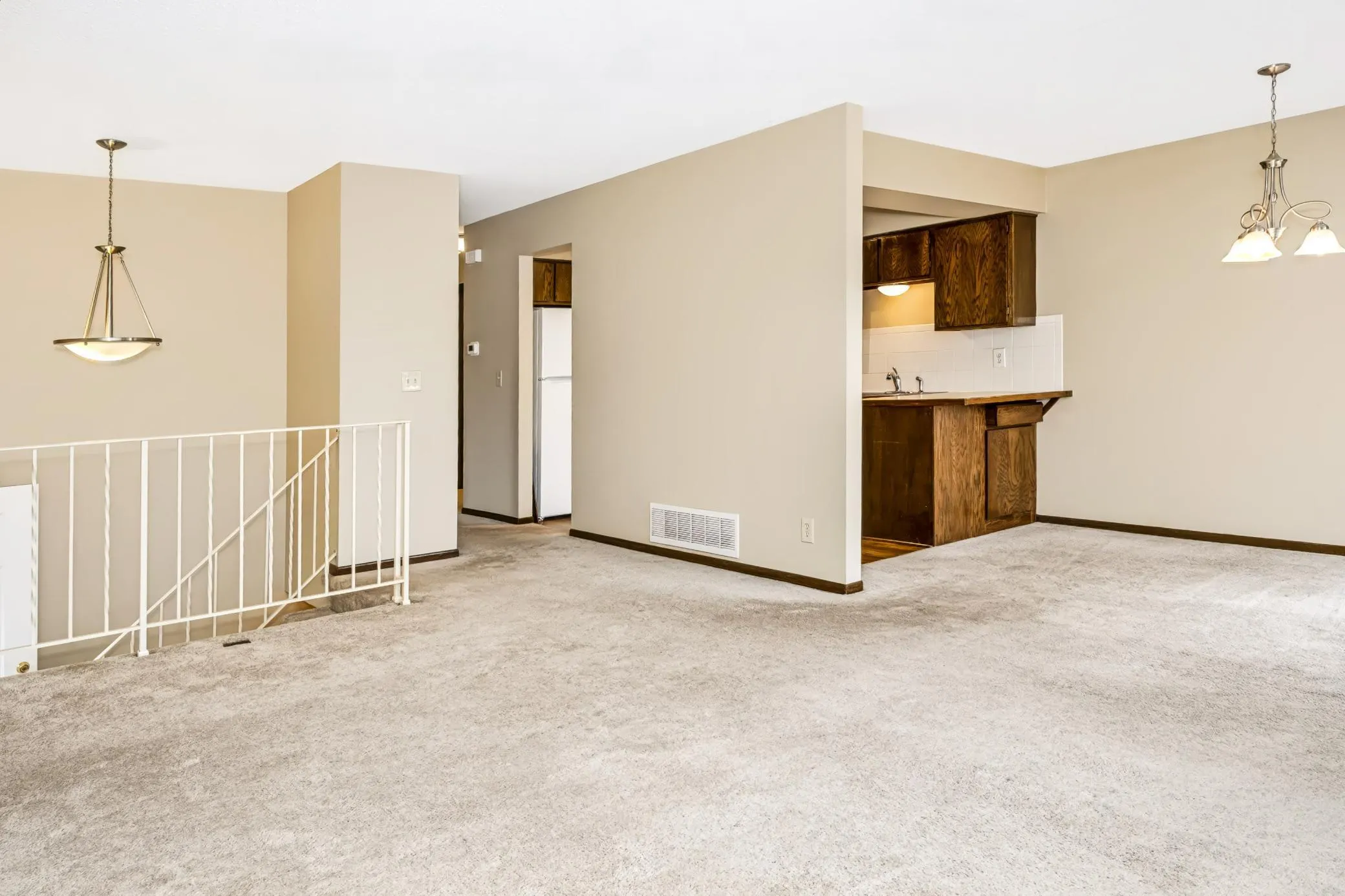 Photo 5 of 10394 Balsam Lane