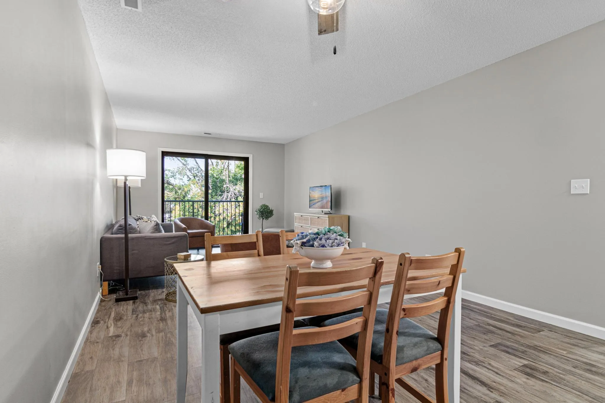 Photo 3 of 8013 Xerxes S Avenue Unit B103