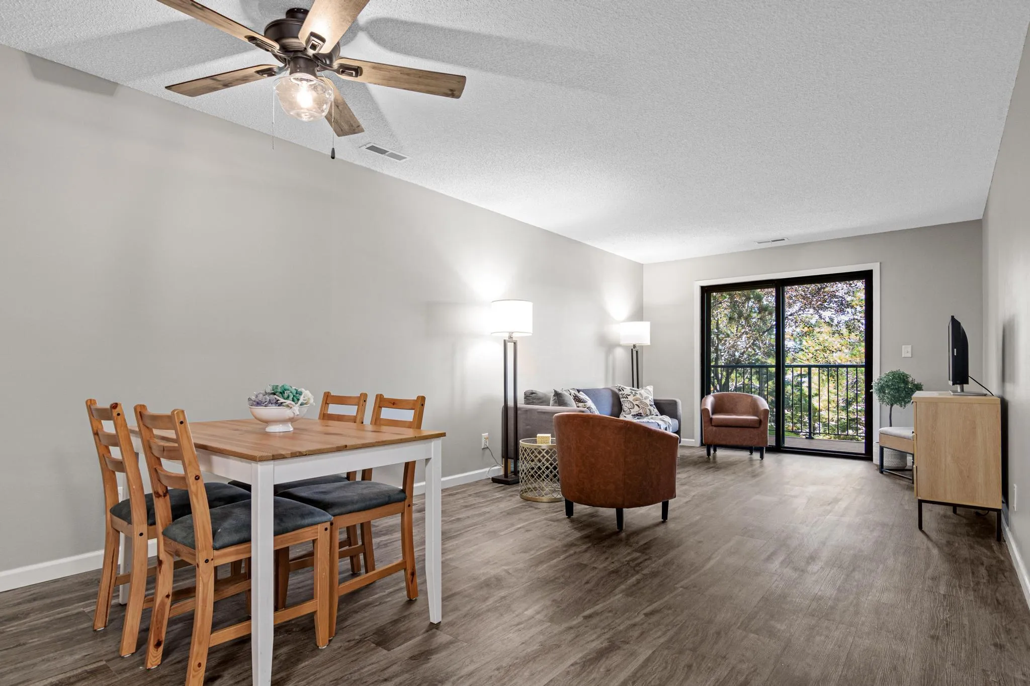 Photo 2 of 8013 Xerxes S Avenue Unit B103