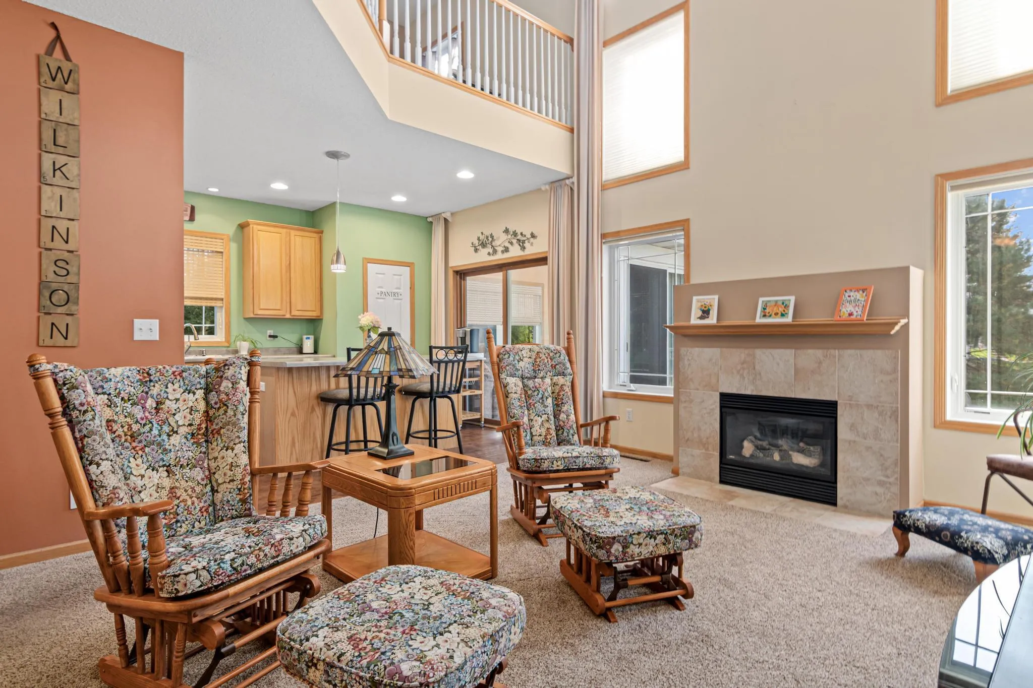 Photo 4 of 629 Sutherland Drive