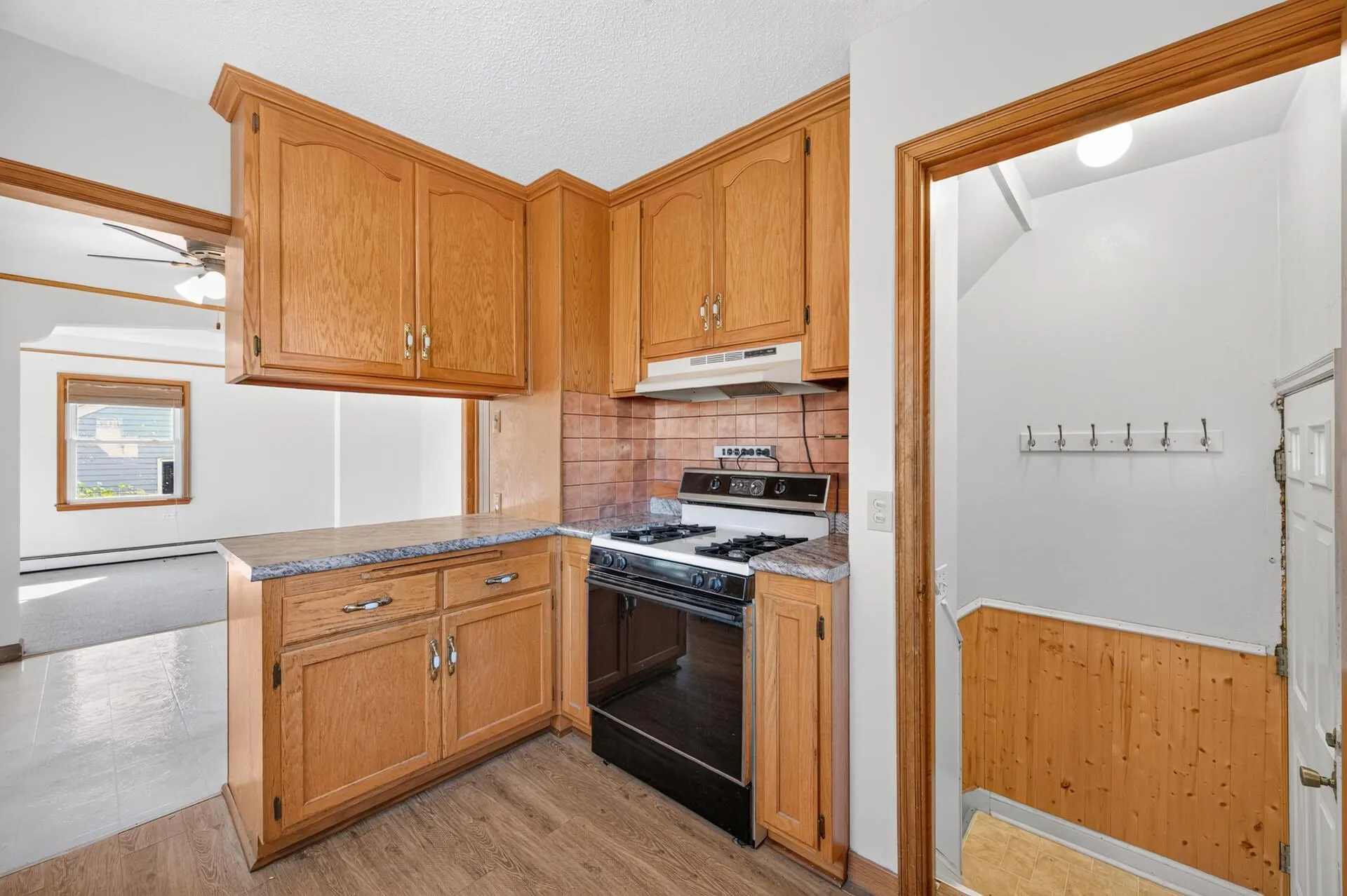 Photo 10 of 4858 6th Ne Street