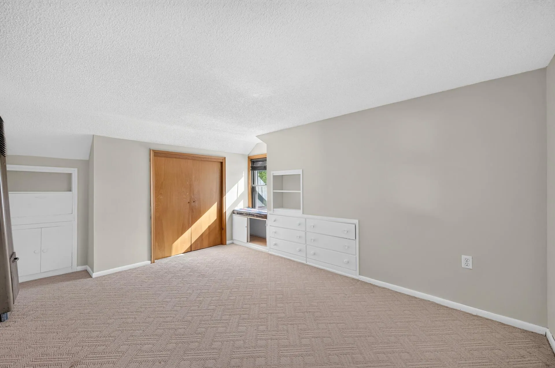 Photo 18 of 4858 6th Ne Street