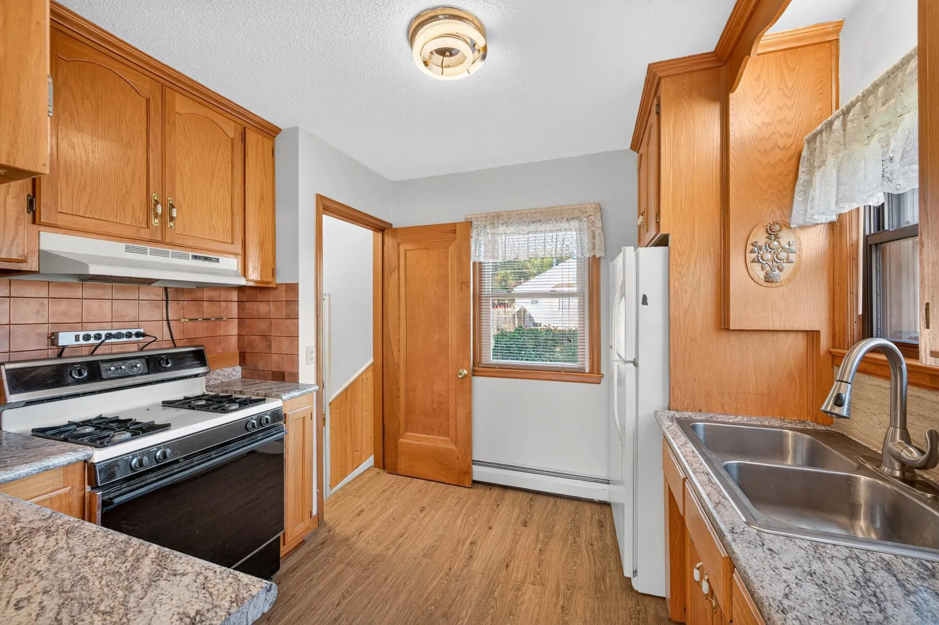 Photo 9 of 4858 6th Ne Street