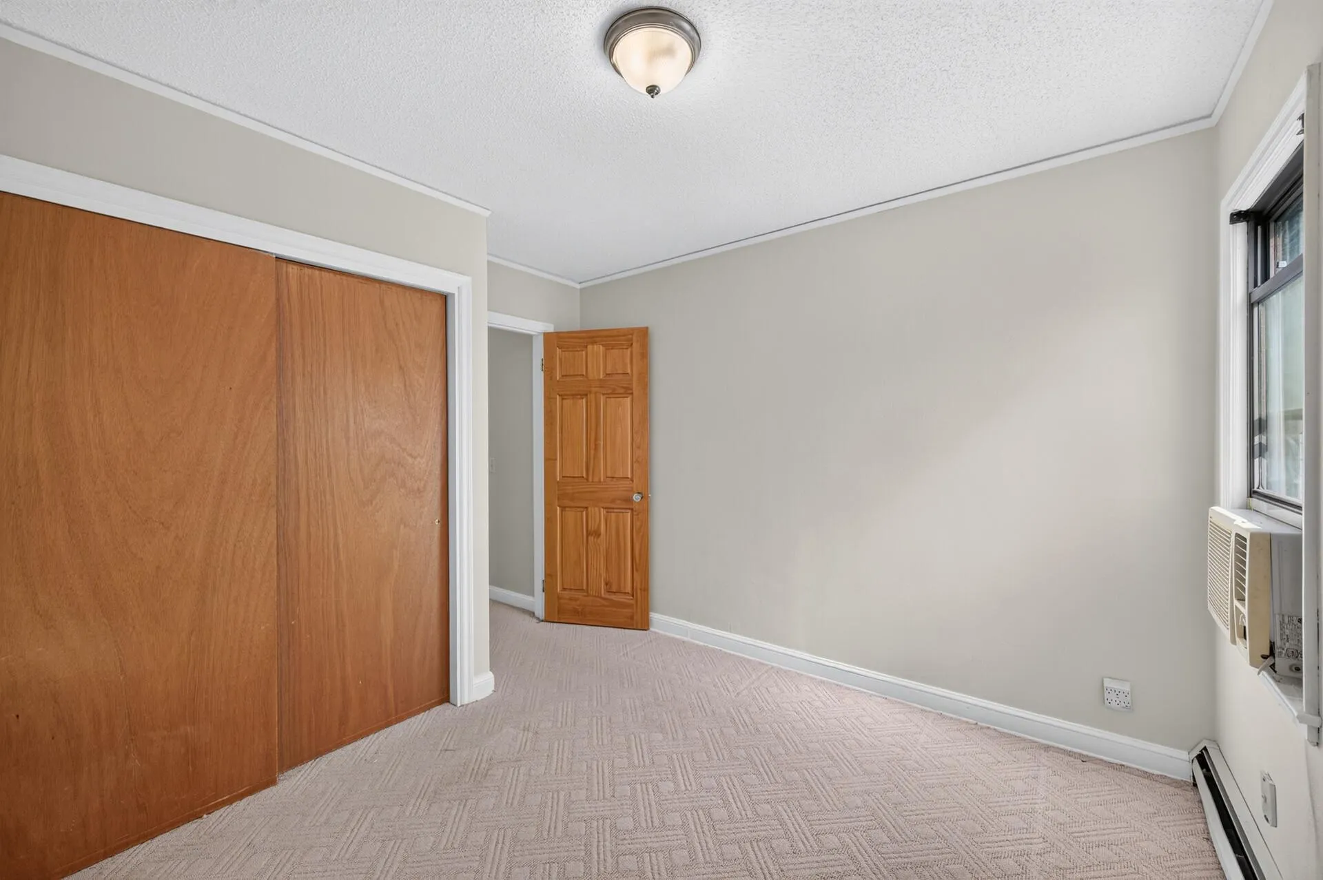 Photo 11 of 4858 6th Ne Street