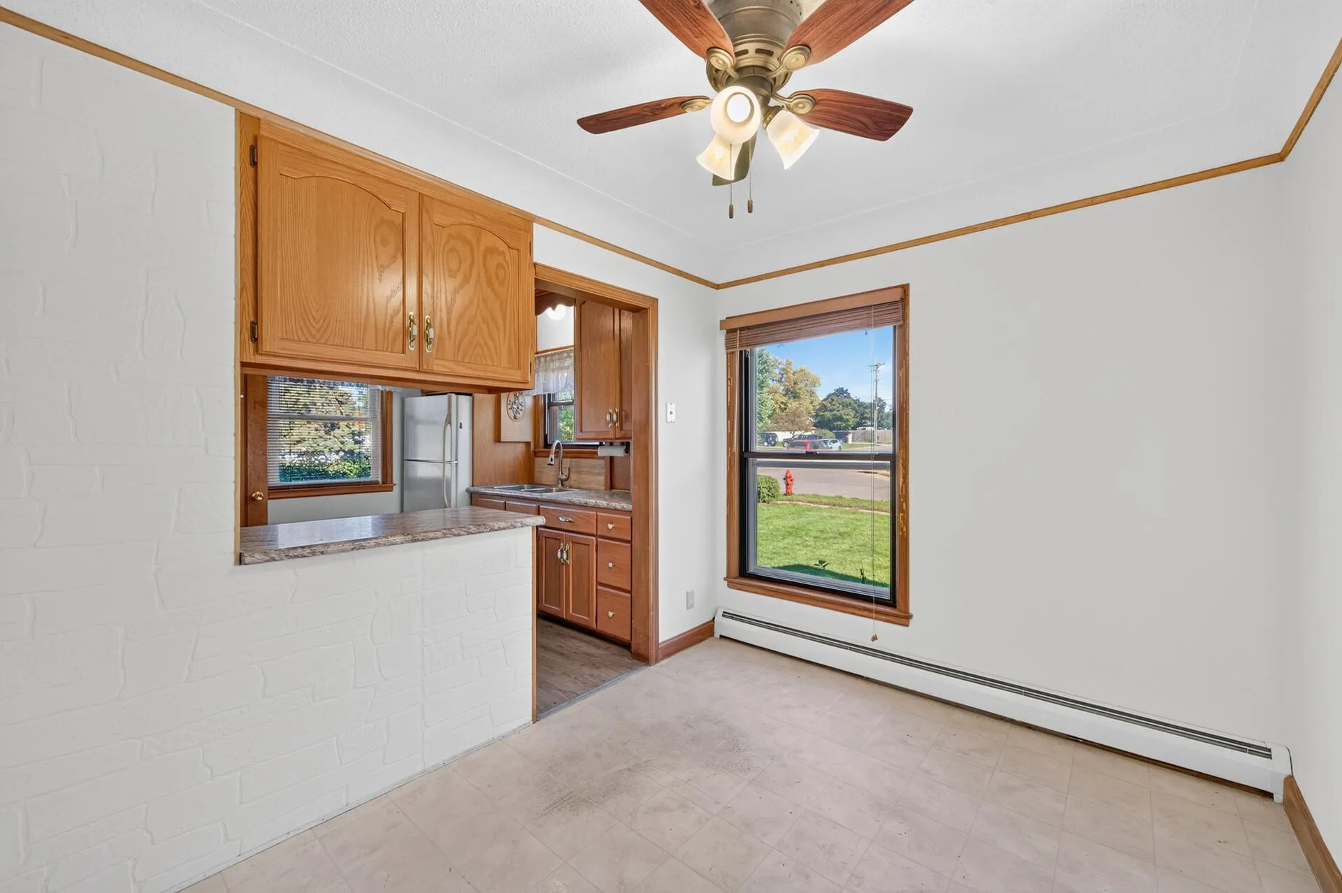 Photo 5 of 4858 6th Ne Street