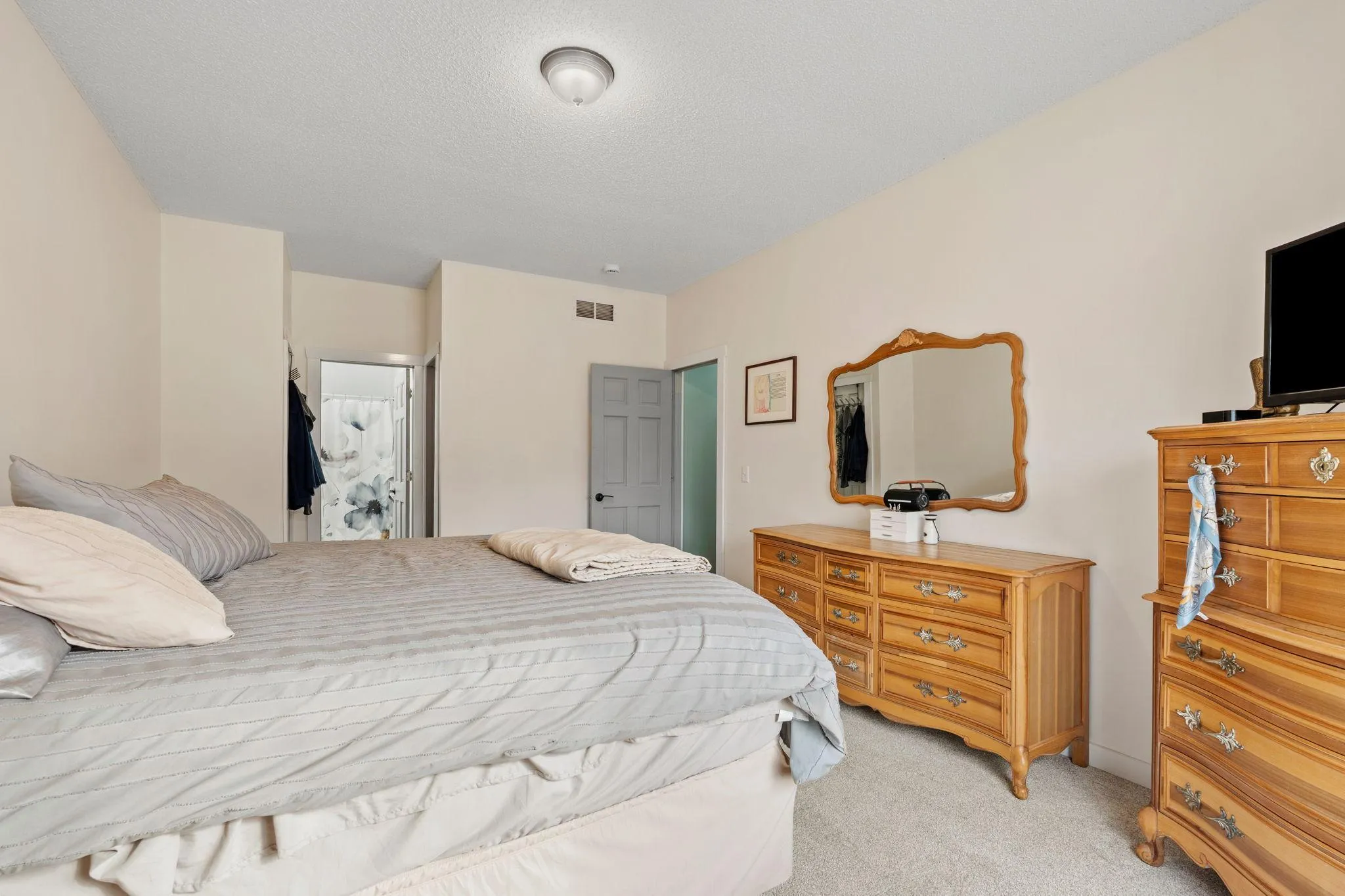 Photo 10 of 13761 Dorothy Drive