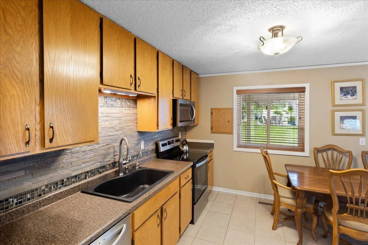 Photo 6 of 5424 Sanibel Drive
