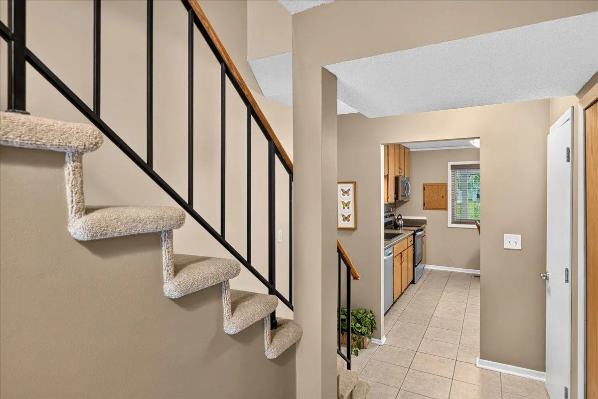 Photo 5 of 5424 Sanibel Drive