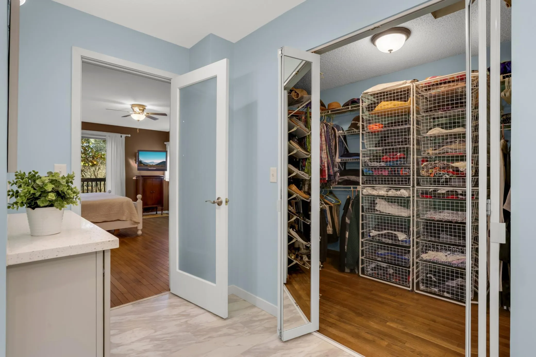 Photo 9 of 10294 Oak Shore Drive