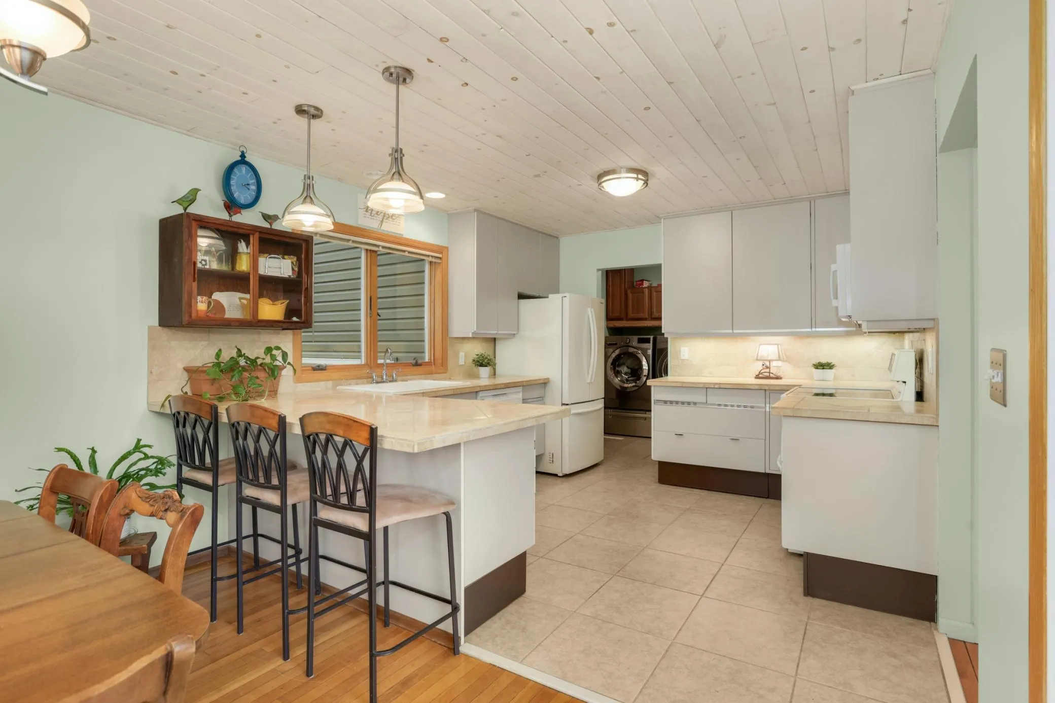 Photo 5 of 10294 Oak Shore Drive