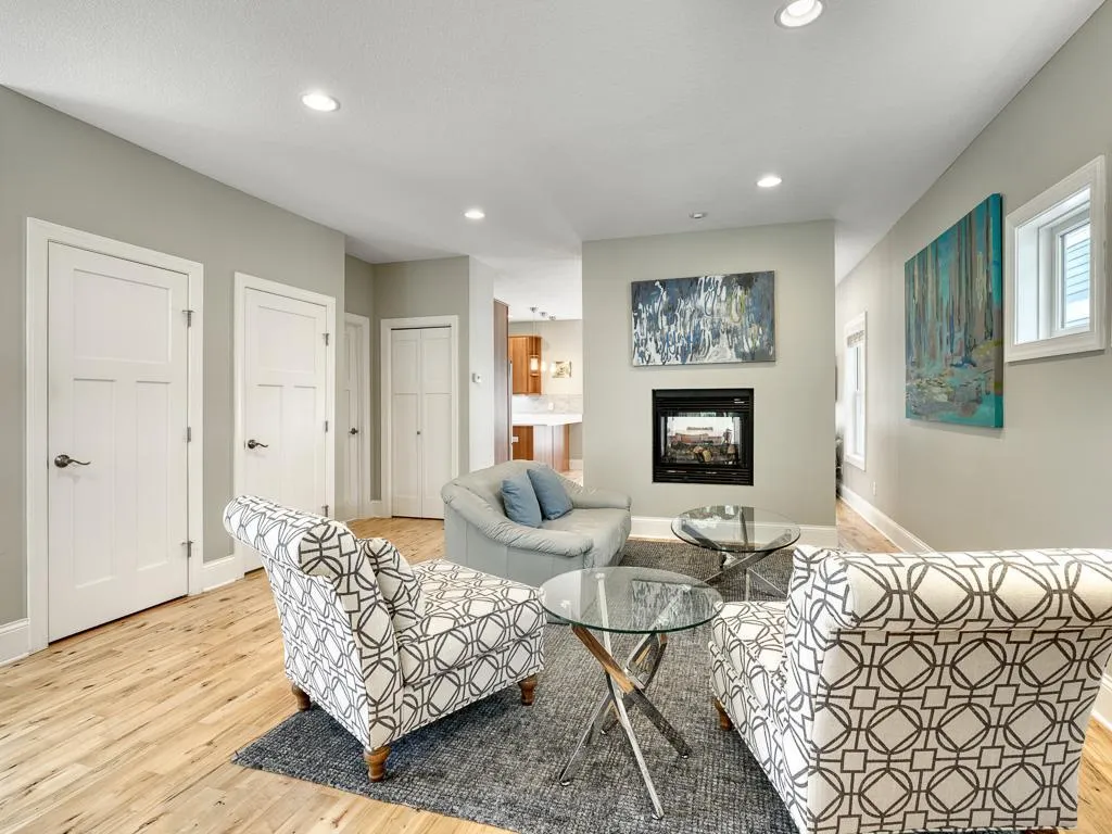 Photo 6 of 1173 Saint Paul Avenue