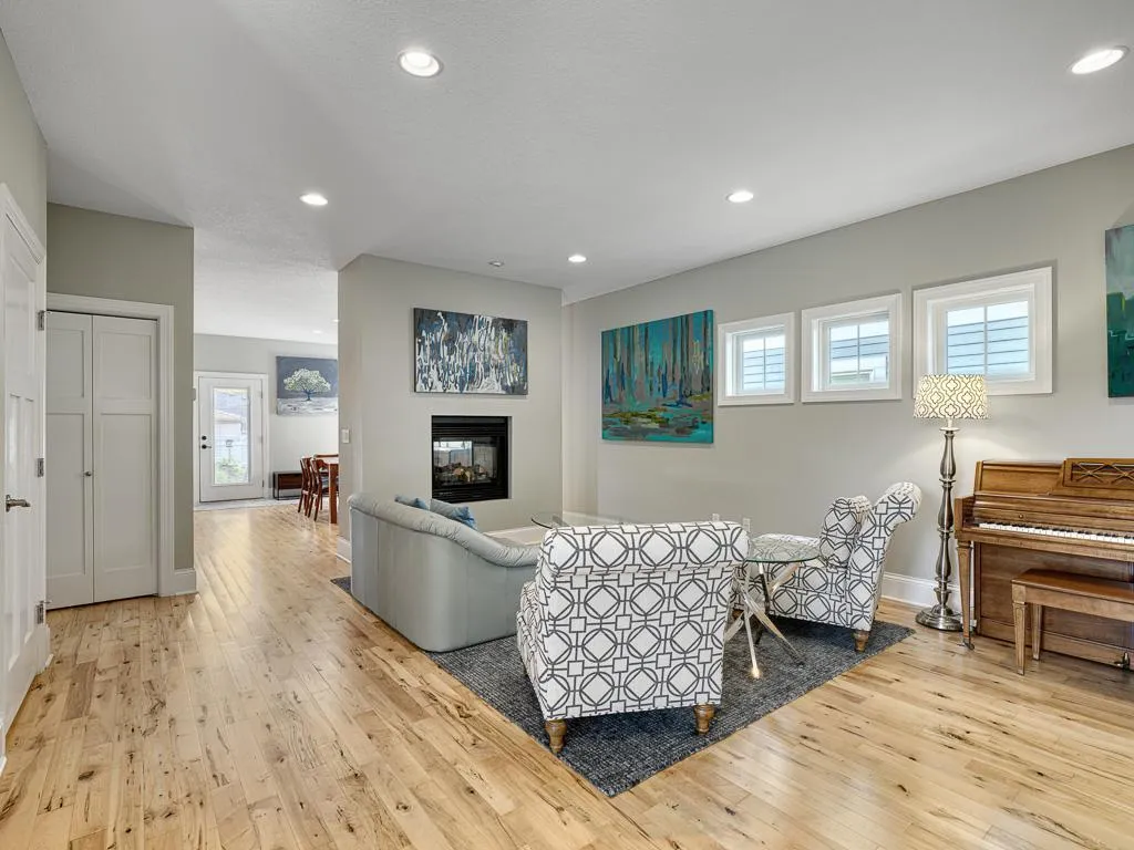 Photo 5 of 1173 Saint Paul Avenue