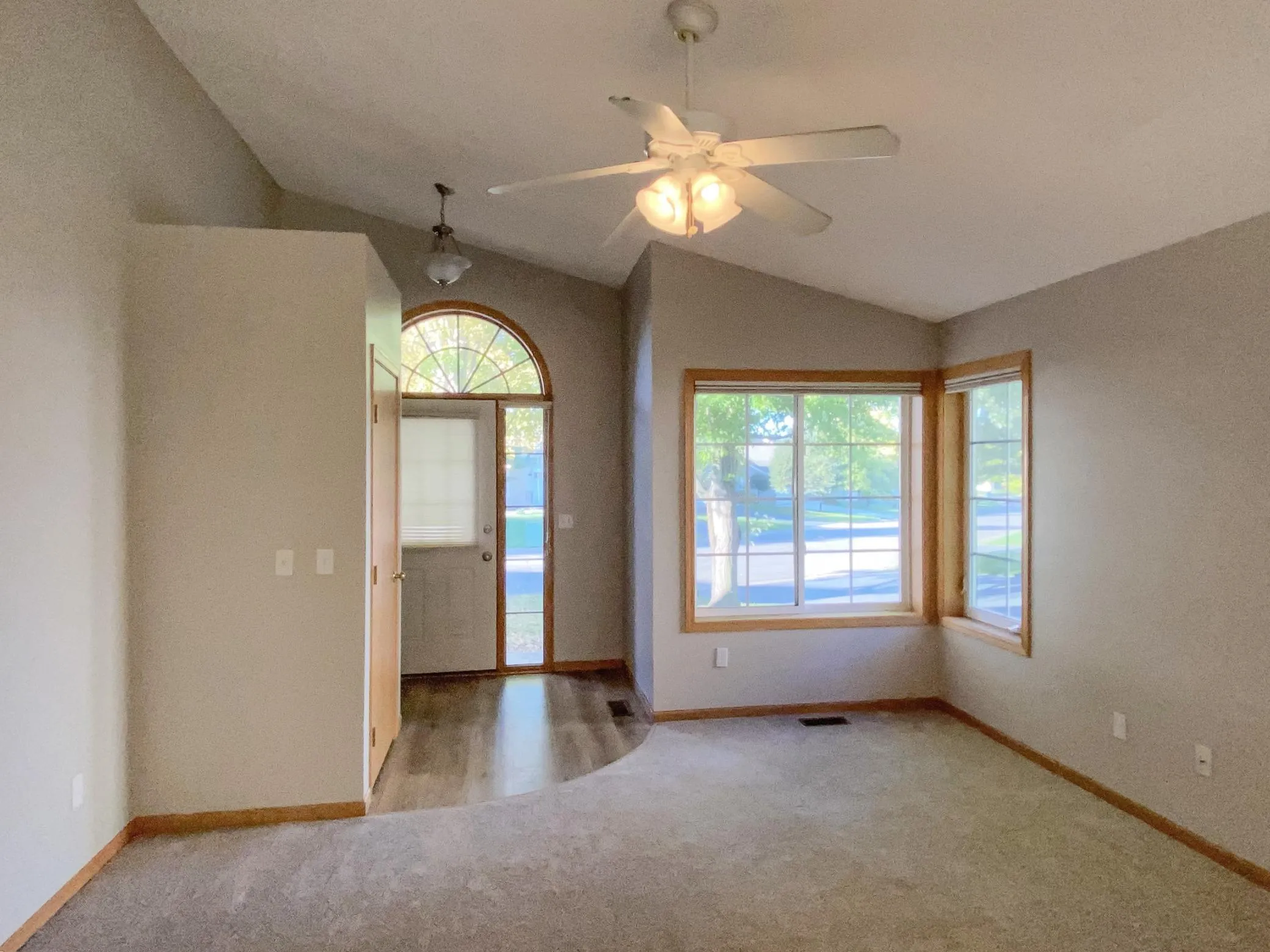 Photo 4 of 11452 17th Ne Place