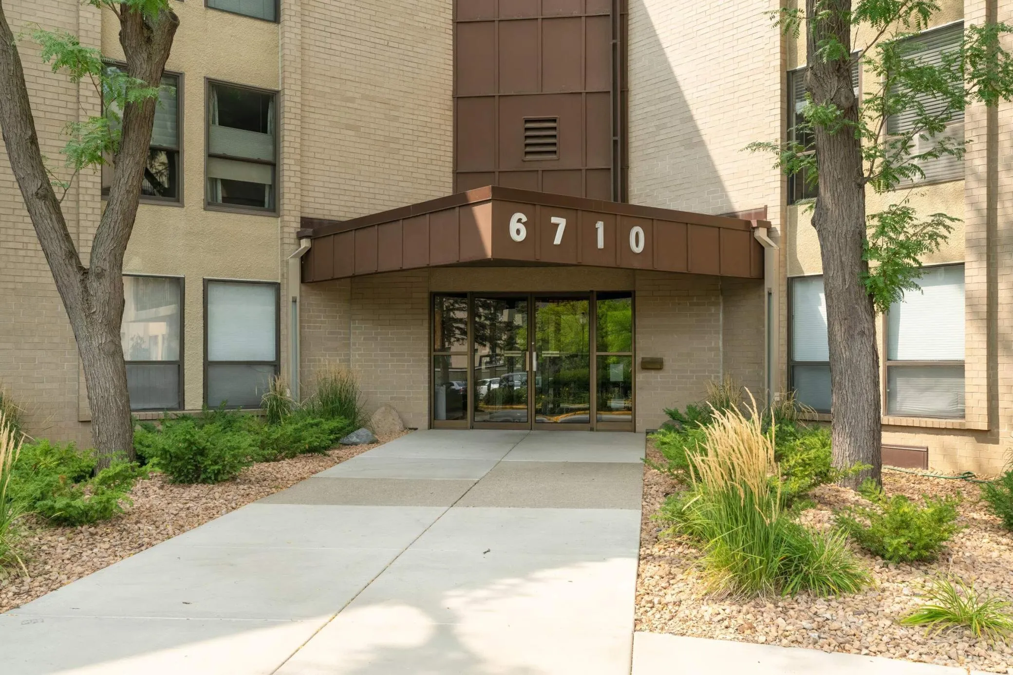 Photo 19 of 6710 Vernon S Avenue Unit 409
