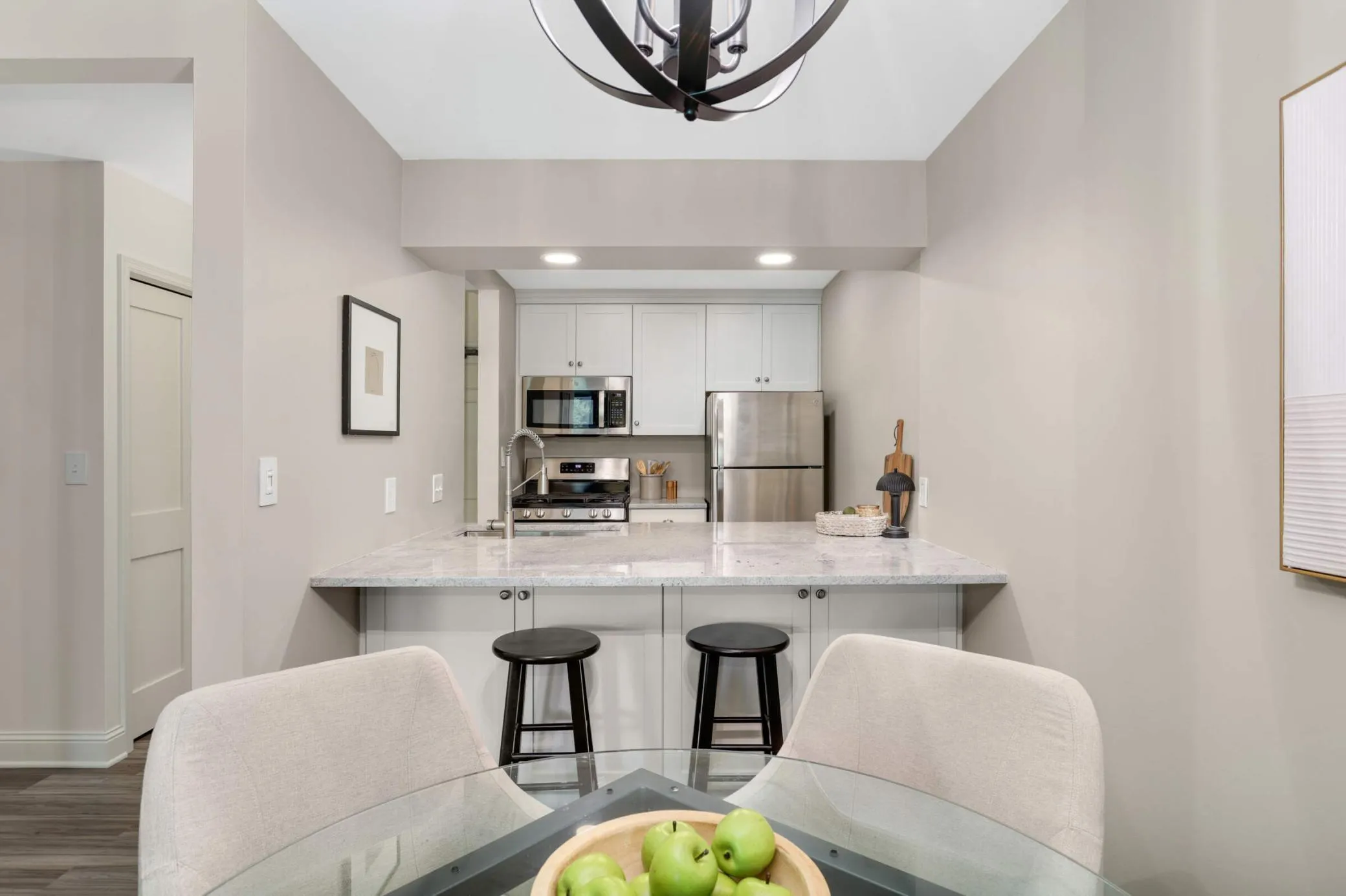Photo 10 of 6710 Vernon S Avenue Unit 409