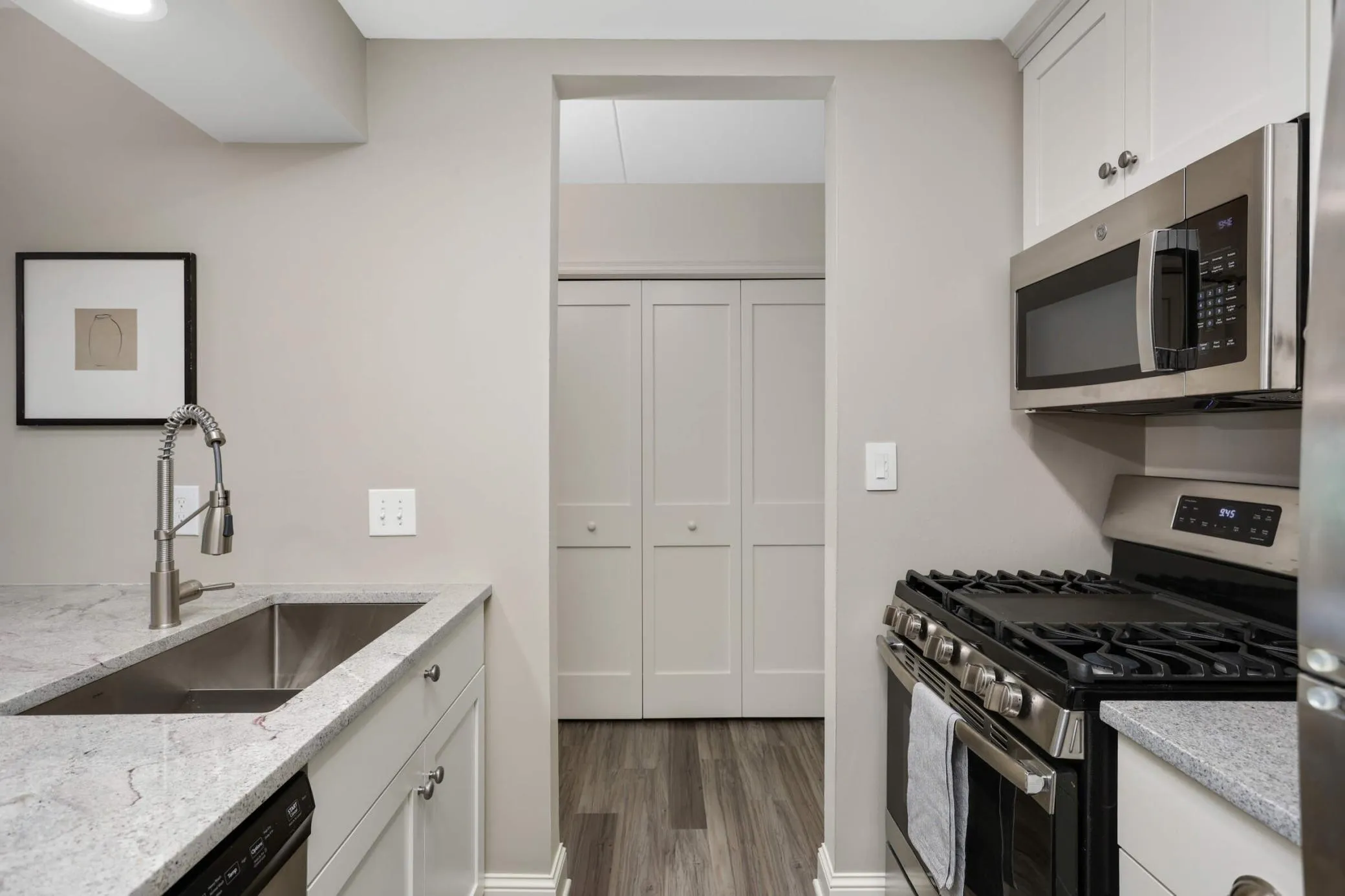Photo 14 of 6710 Vernon S Avenue Unit 409