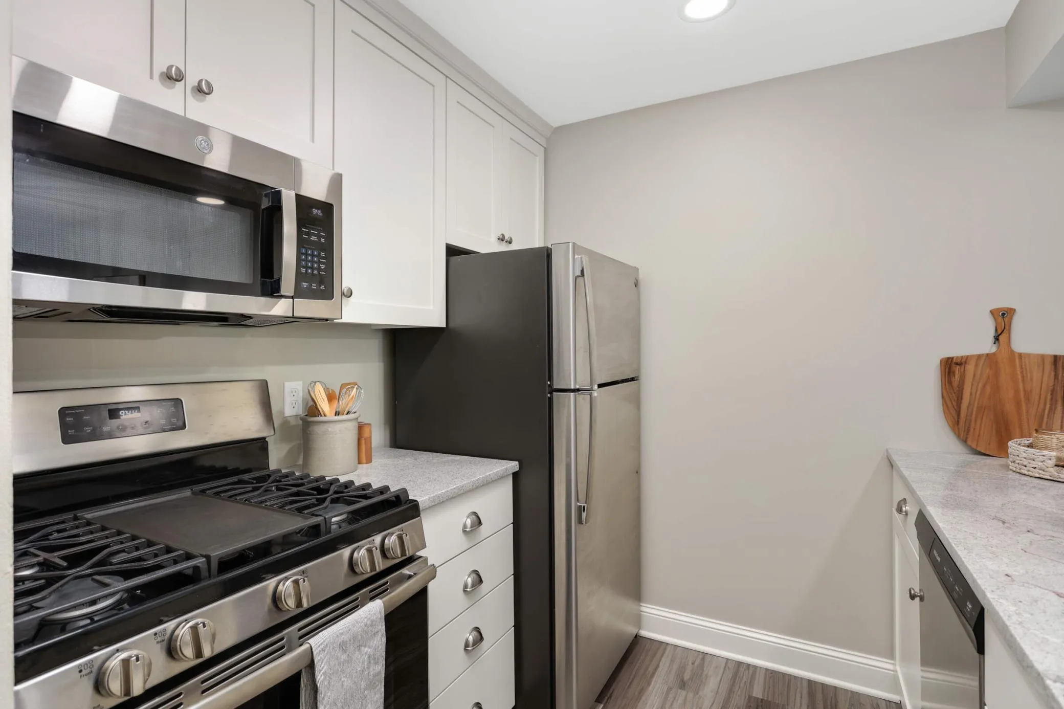 Photo 13 of 6710 Vernon S Avenue Unit 409