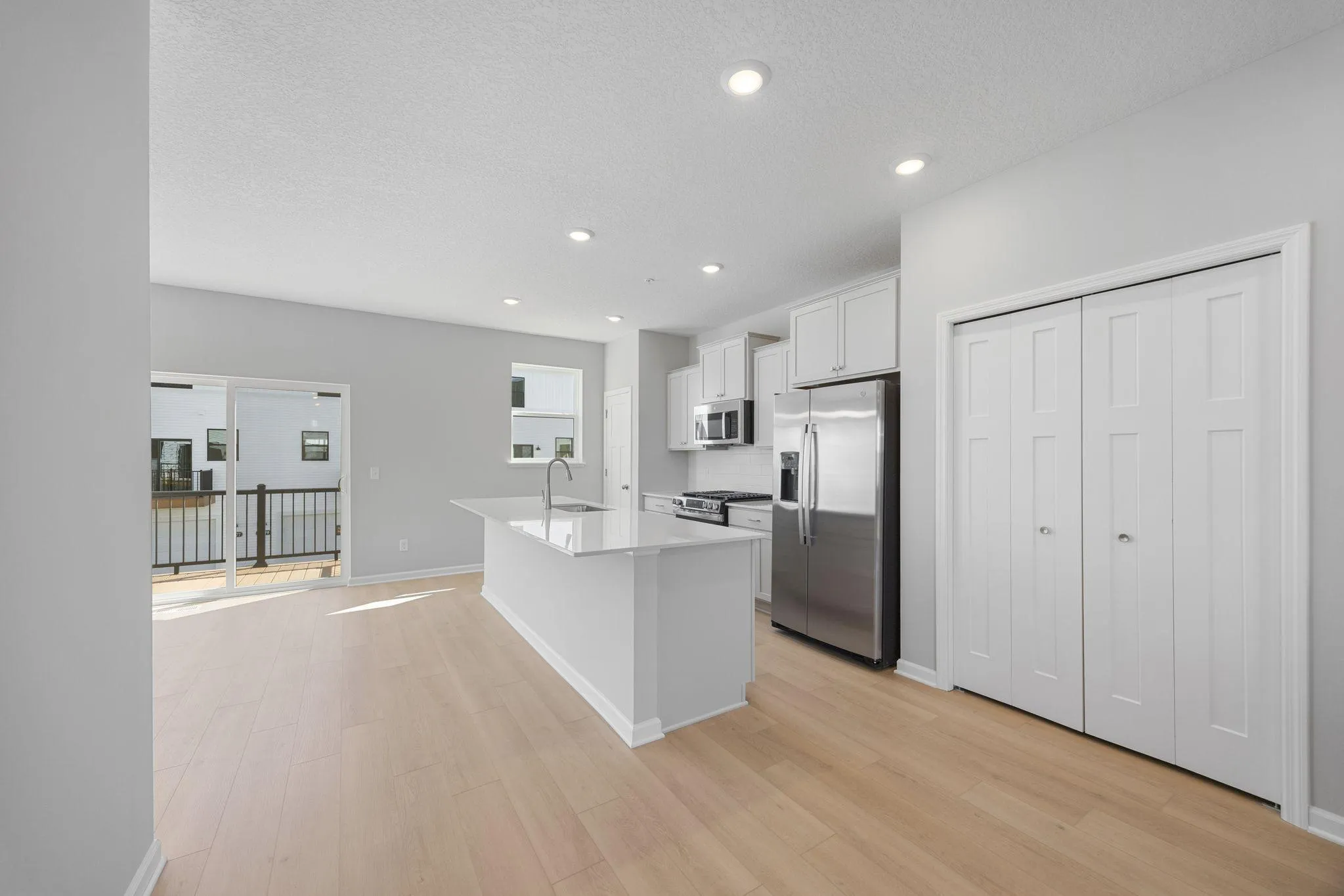 Photo 6 of 10376 Birchwood Circle