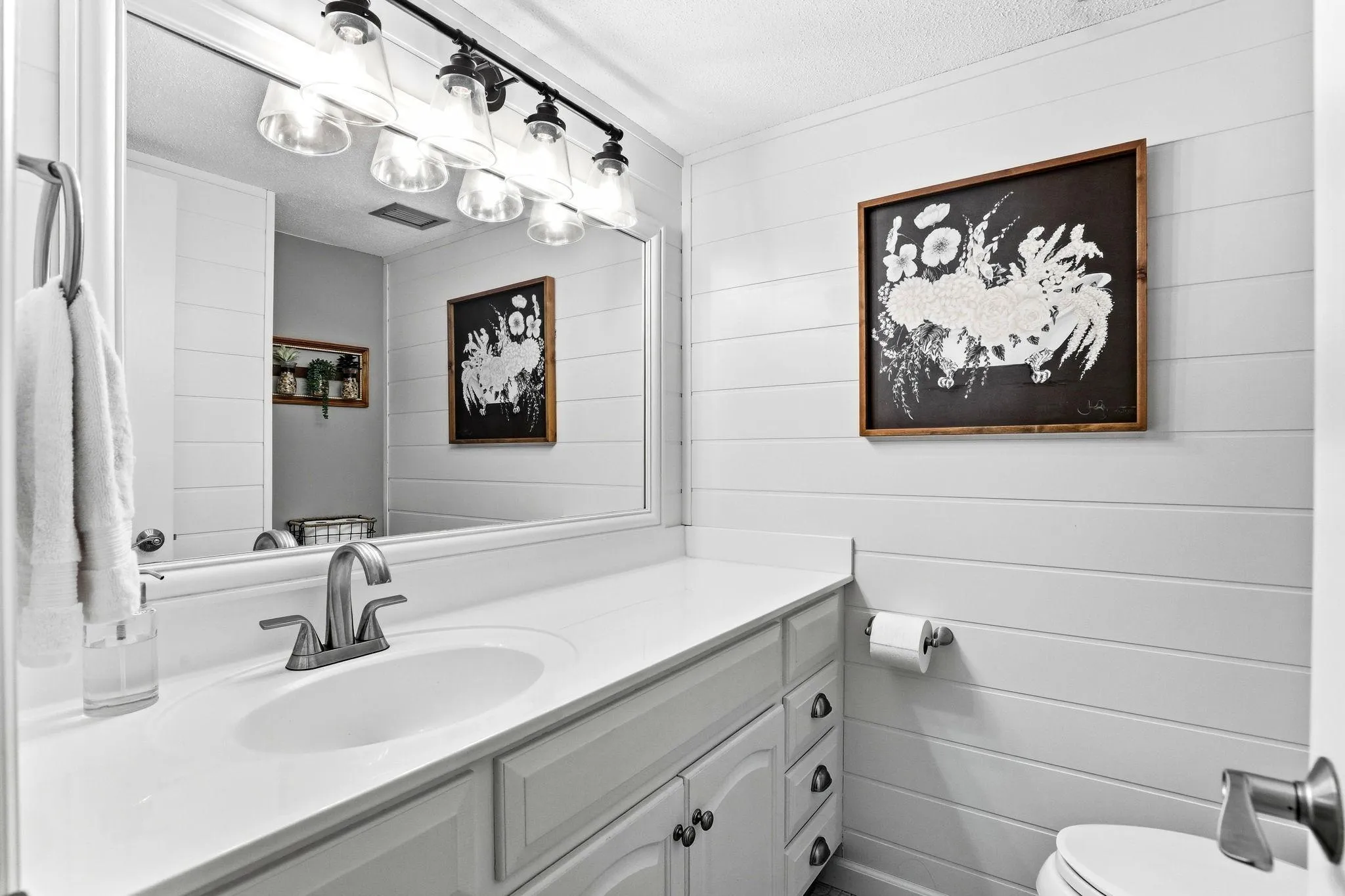 Photo 17 of 4412 Cedar Lake S Road Unit 3