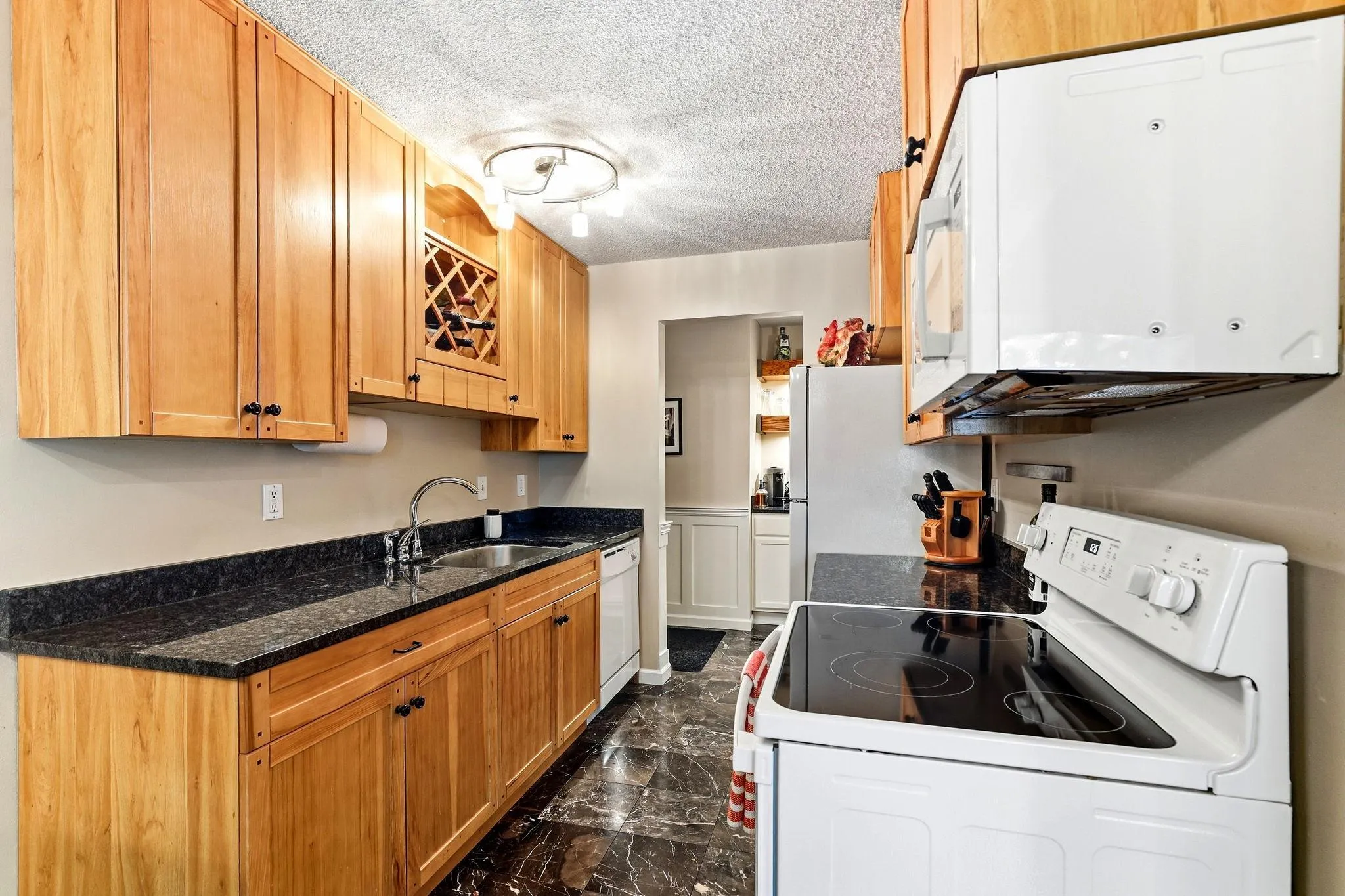 Photo 7 of 4412 Cedar Lake S Road Unit 3