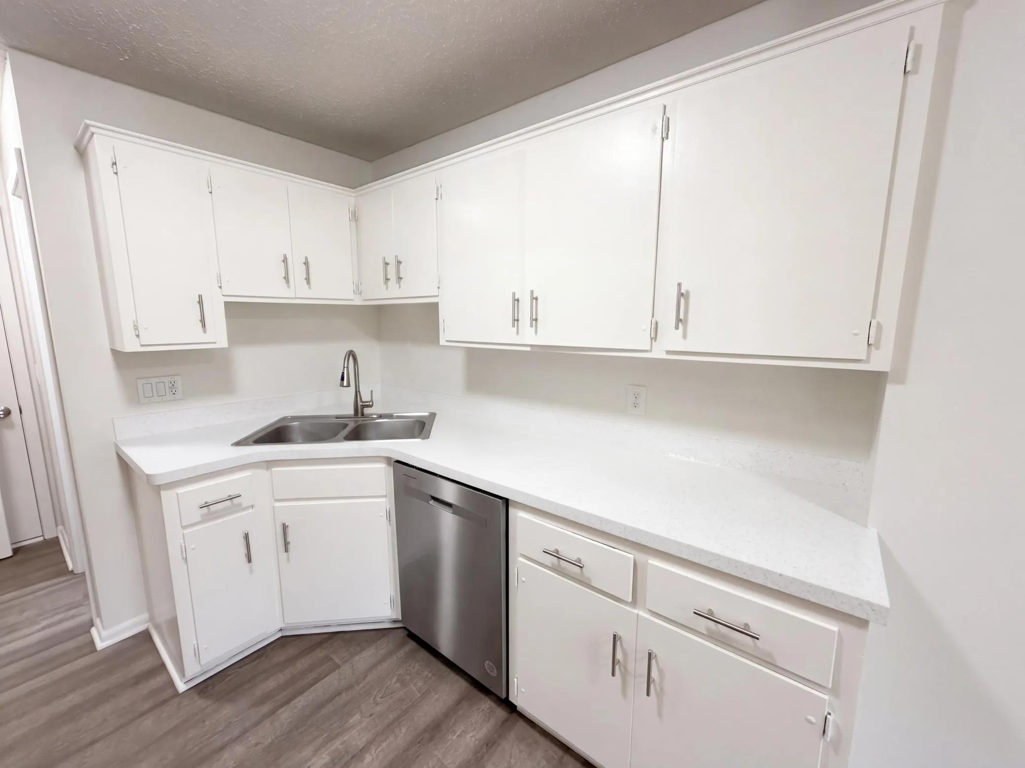 Photo 8 of 15393 Trillium Circle