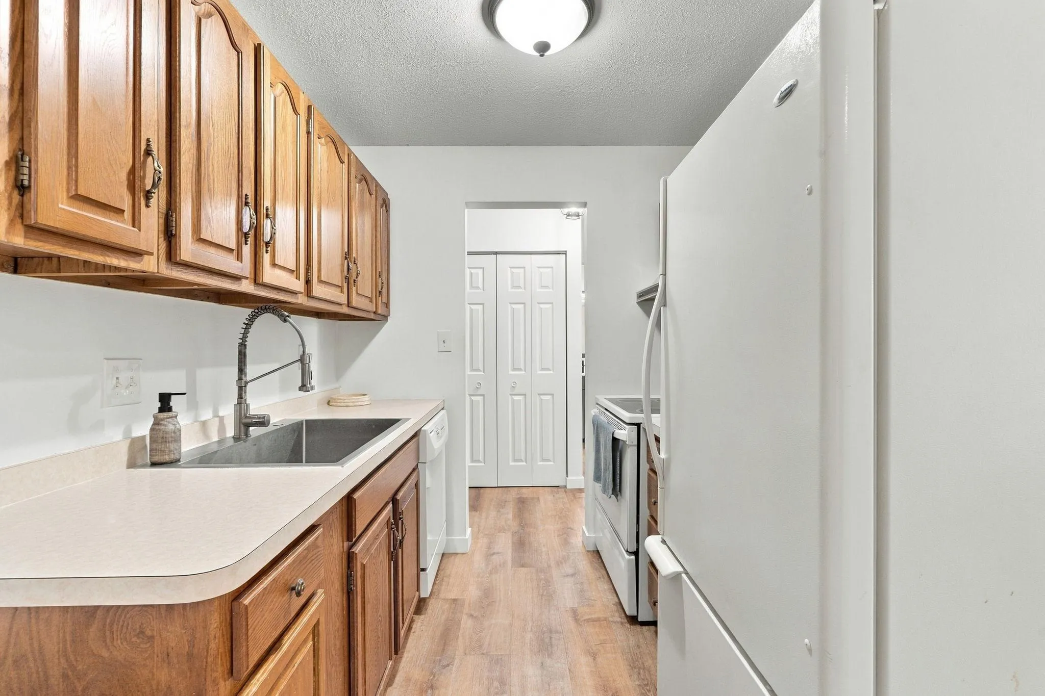 Photo 6 of 8045 Xerxes S Avenue Unit 109