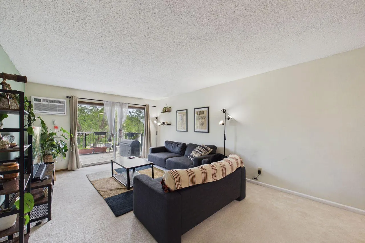 Photo 5 of 2801 Flag N Avenue Unit 222