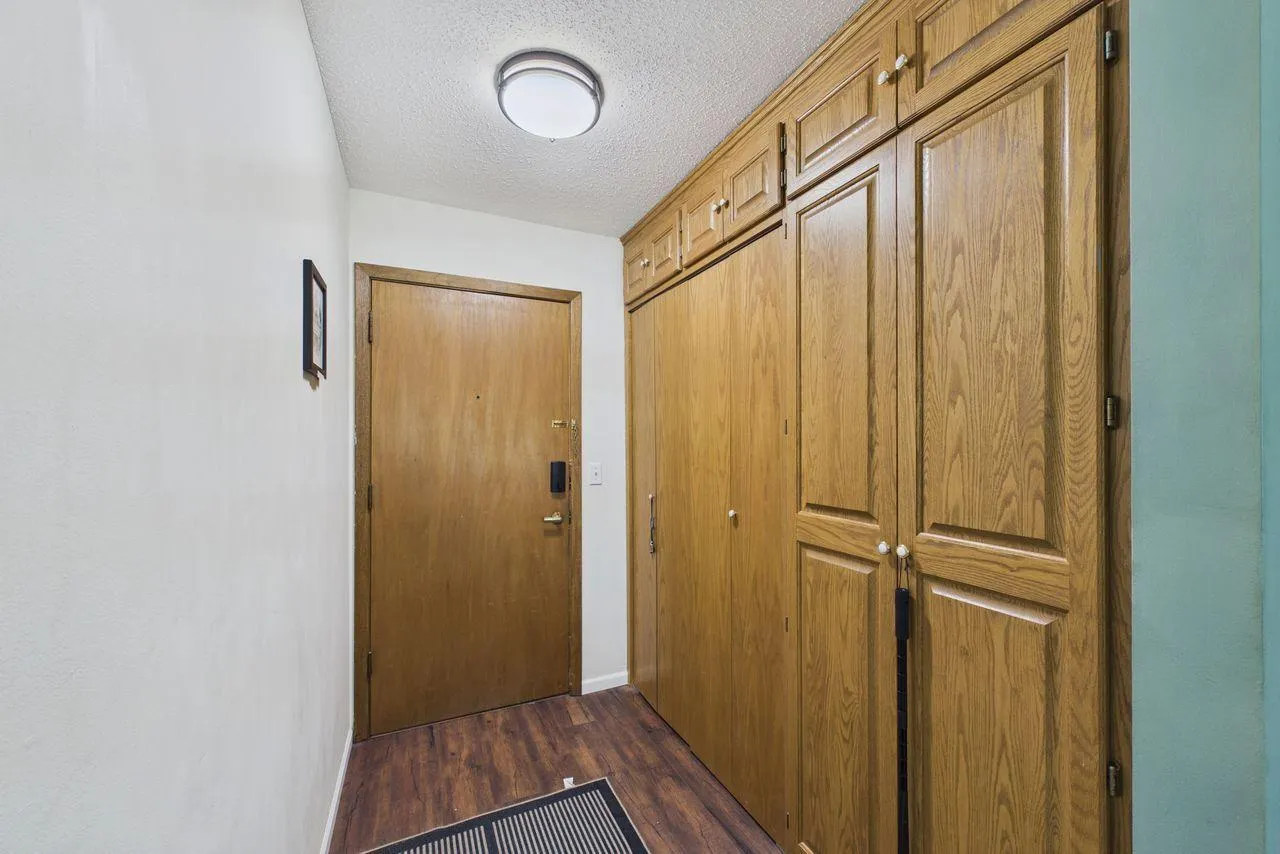 Photo 4 of 2801 Flag N Avenue Unit 222