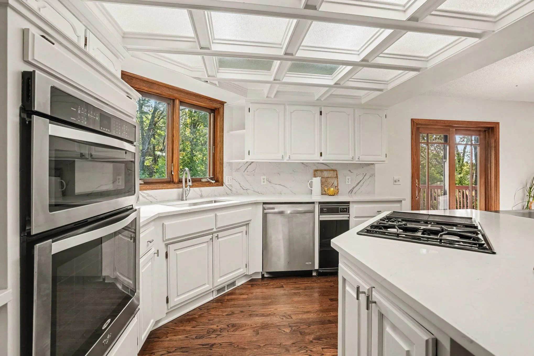 Photo 16 of 1528 Briarknoll Drive