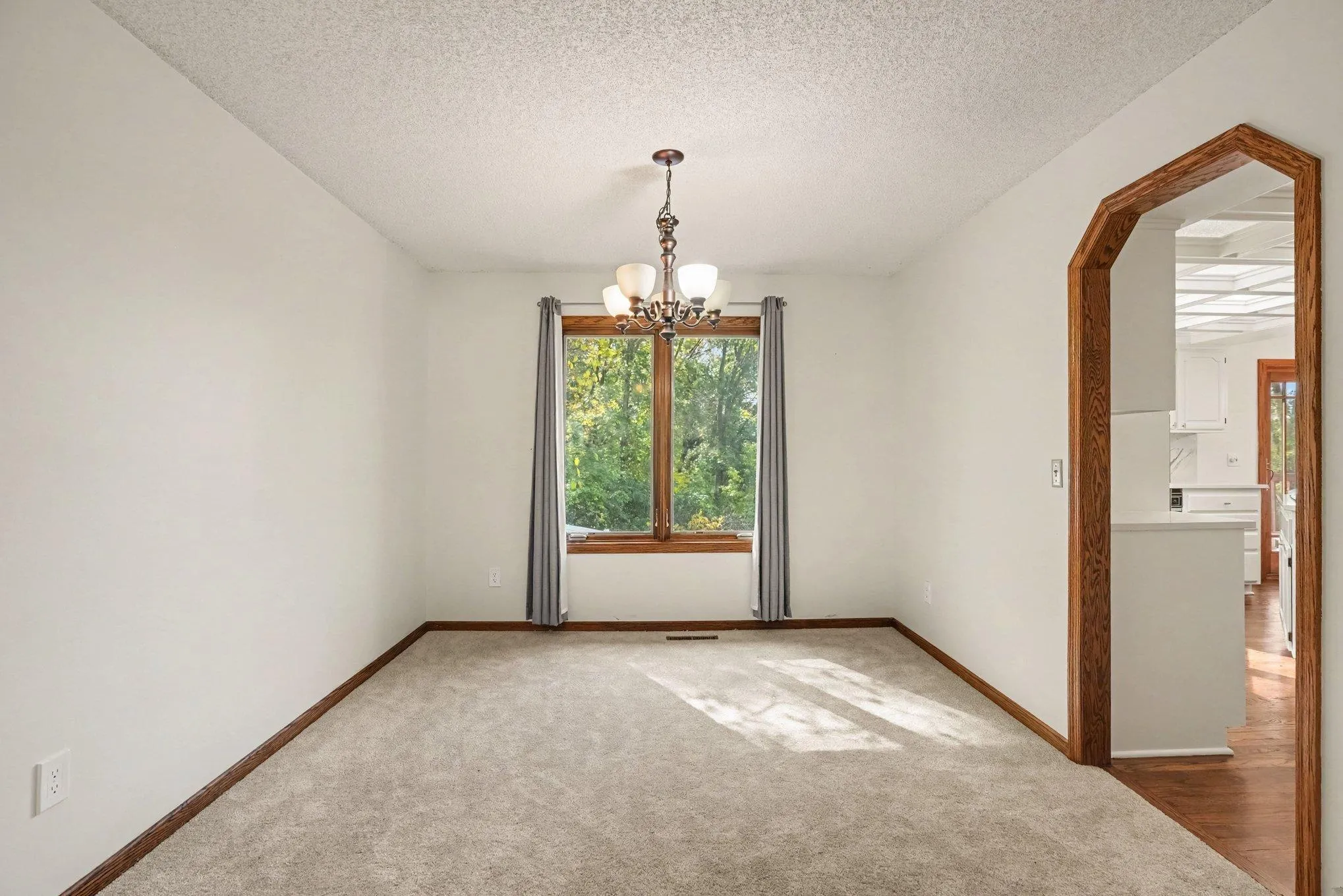 Photo 9 of 1528 Briarknoll Drive