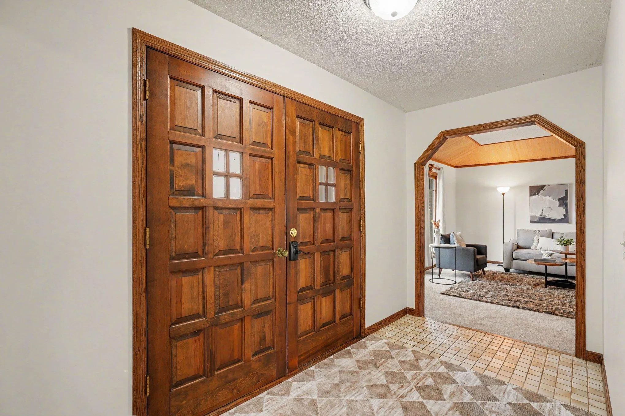 Photo 5 of 1528 Briarknoll Drive