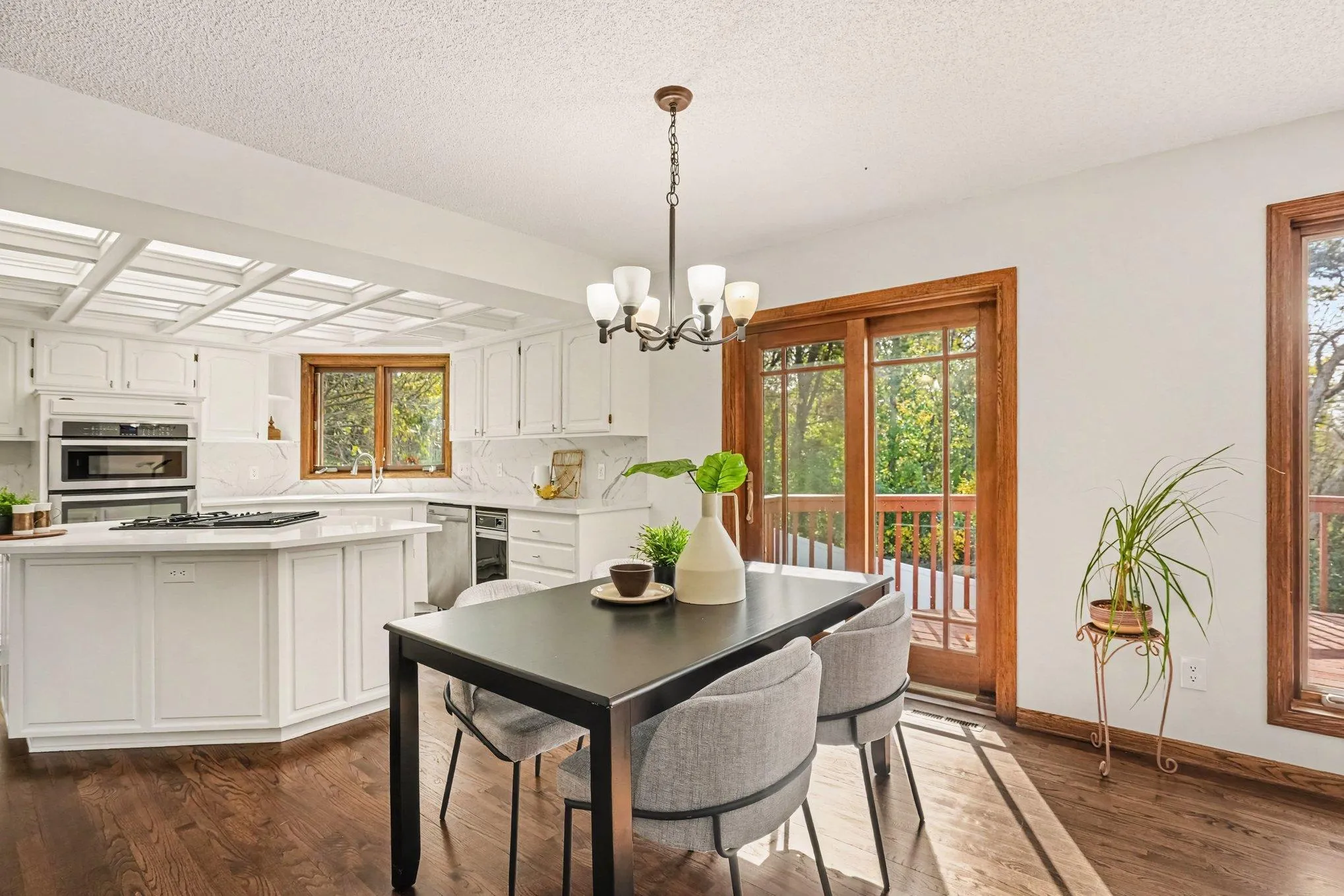 Photo 12 of 1528 Briarknoll Drive