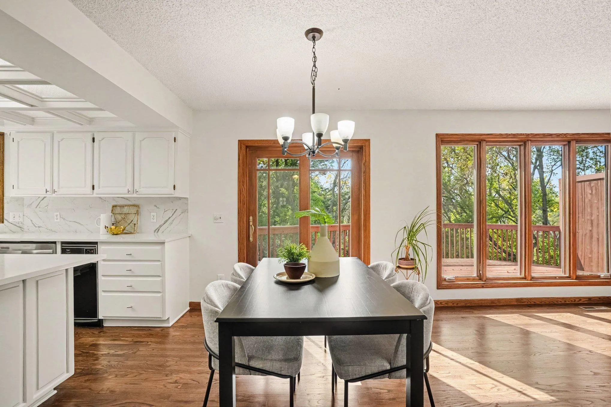 Photo 11 of 1528 Briarknoll Drive