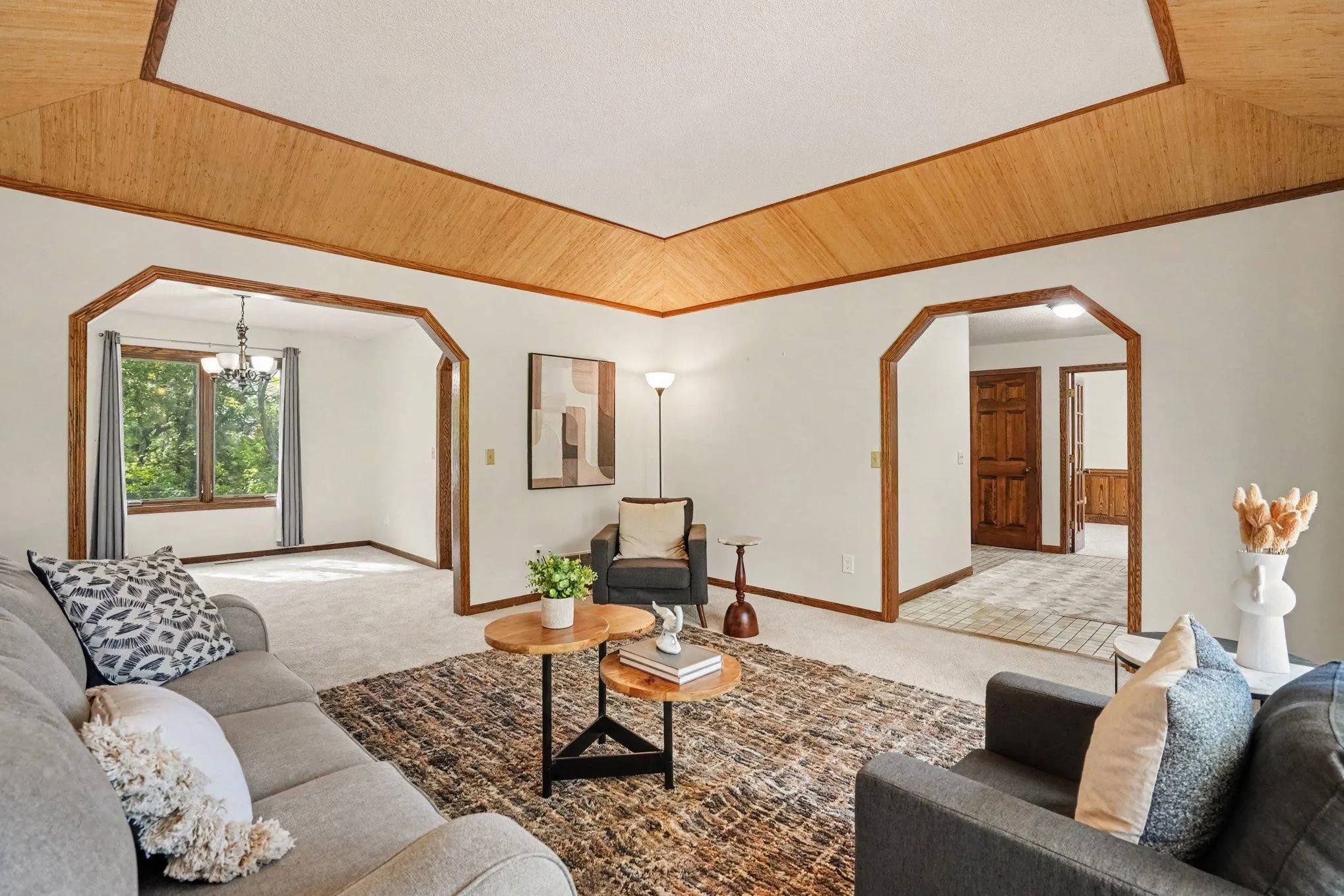 Photo 8 of 1528 Briarknoll Drive