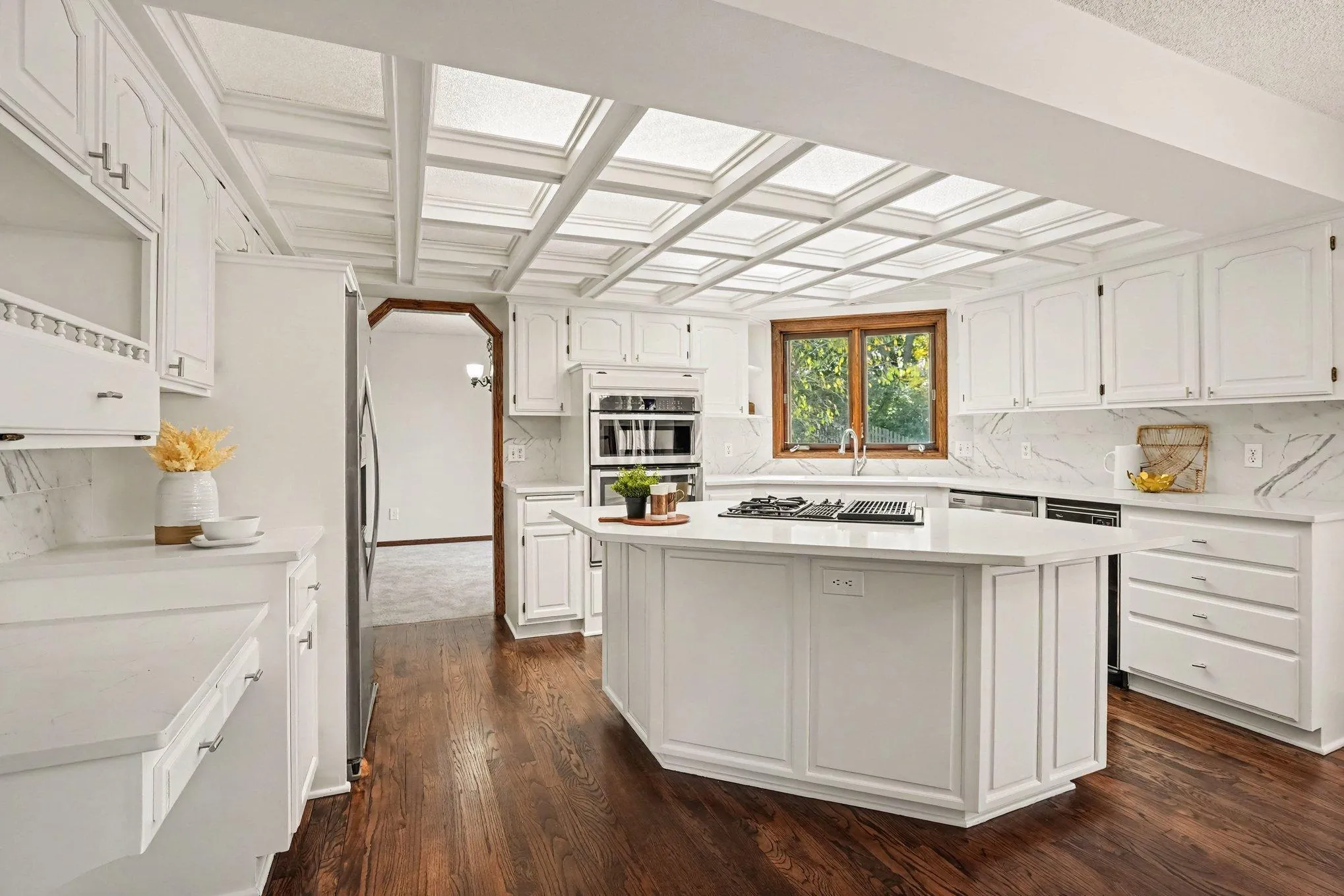 Photo 14 of 1528 Briarknoll Drive