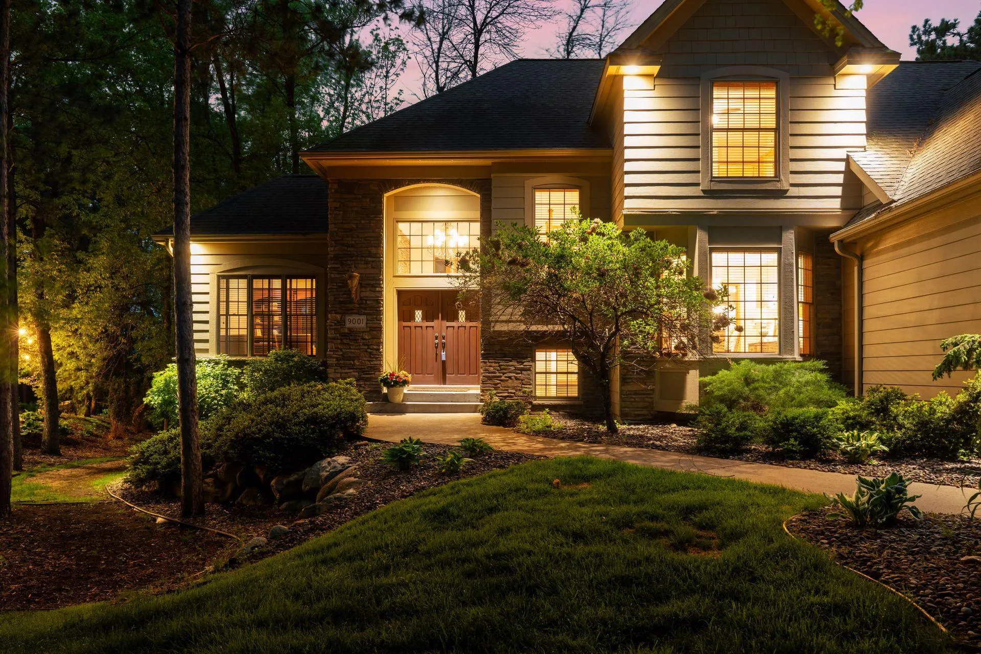 Photo 4 of 9001 Springwood Drive