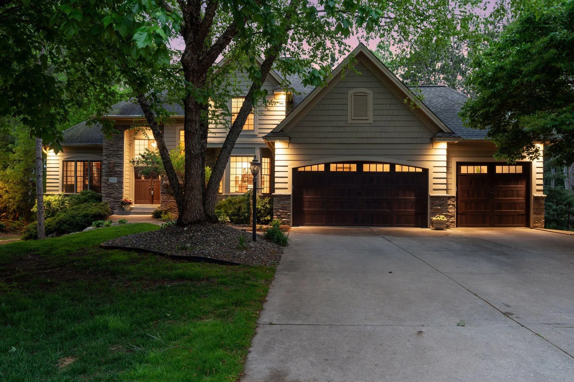 Photo 5 of 9001 Springwood Drive