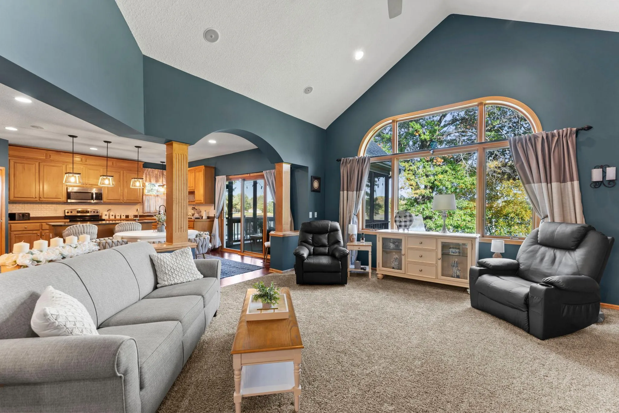 Photo 9 of 17447 Interlachen Ne Drive