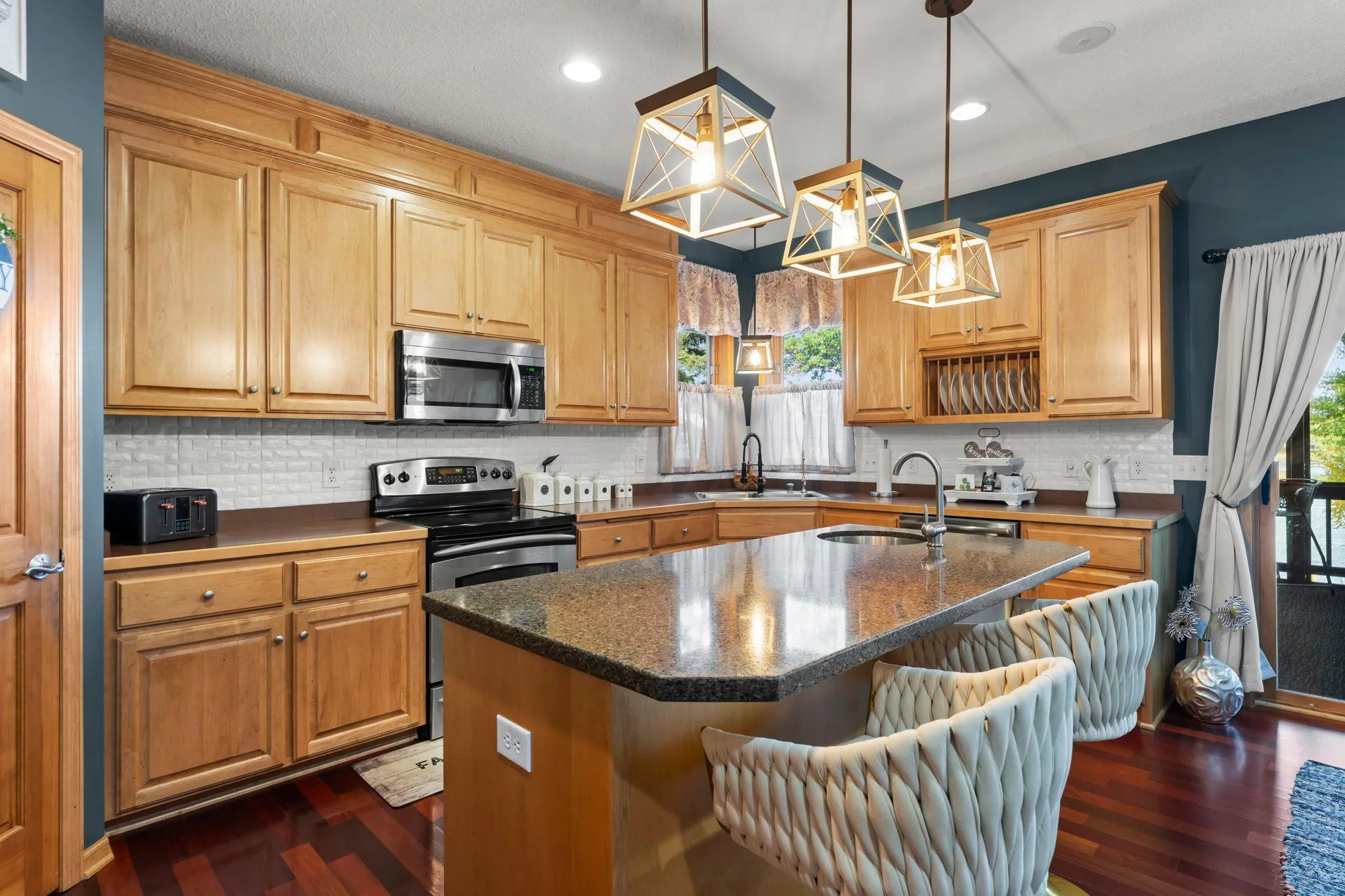 Photo 16 of 17447 Interlachen Ne Drive
