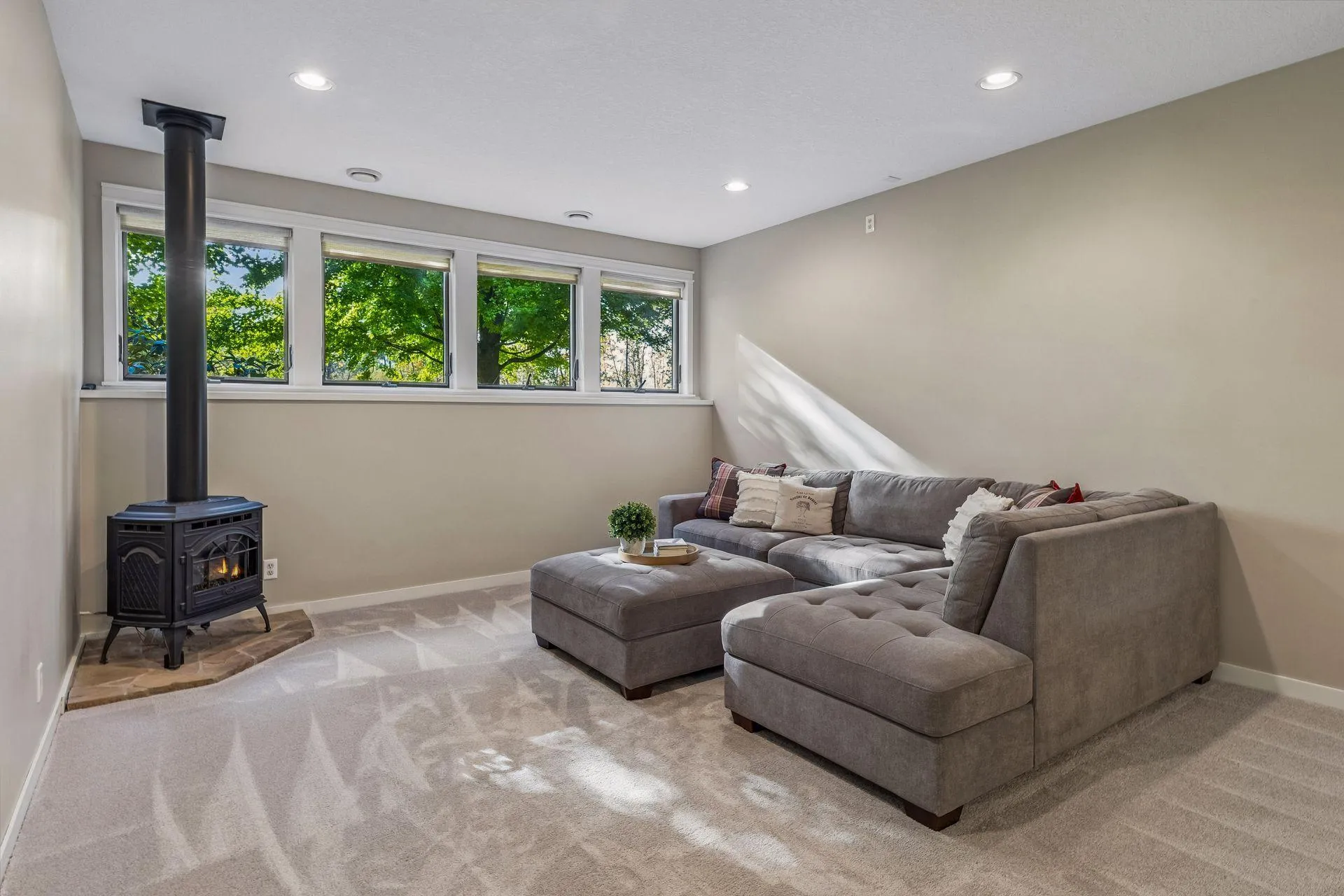 Photo 40 of 14118 Jardin N Avenue