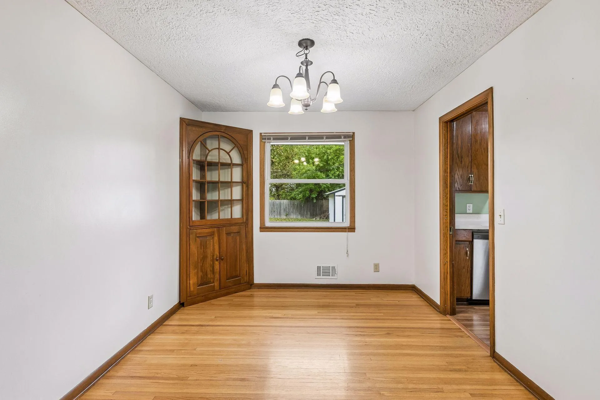 Photo 13 of 7006 Ewing N Avenue