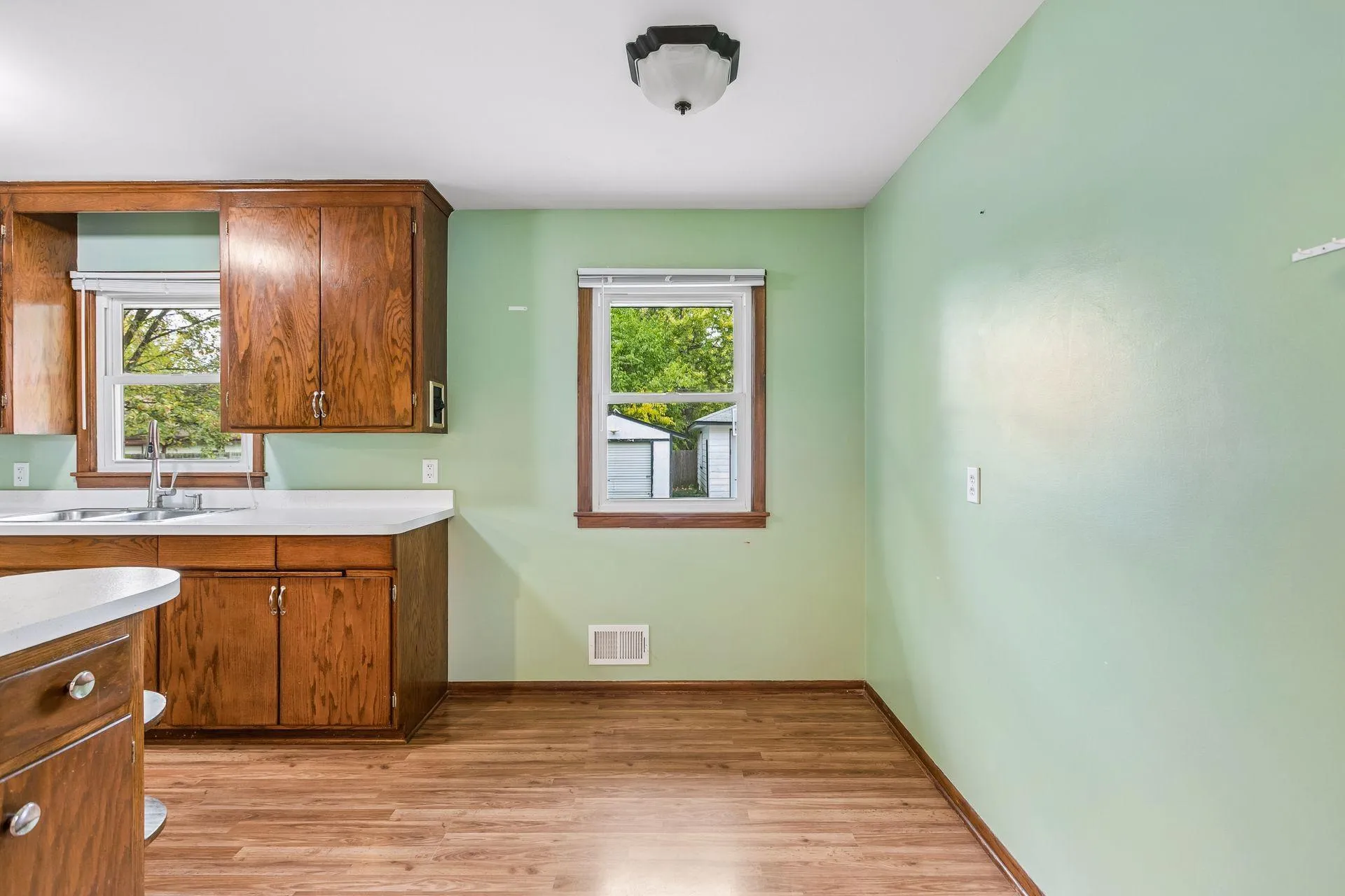 Photo 7 of 7006 Ewing N Avenue