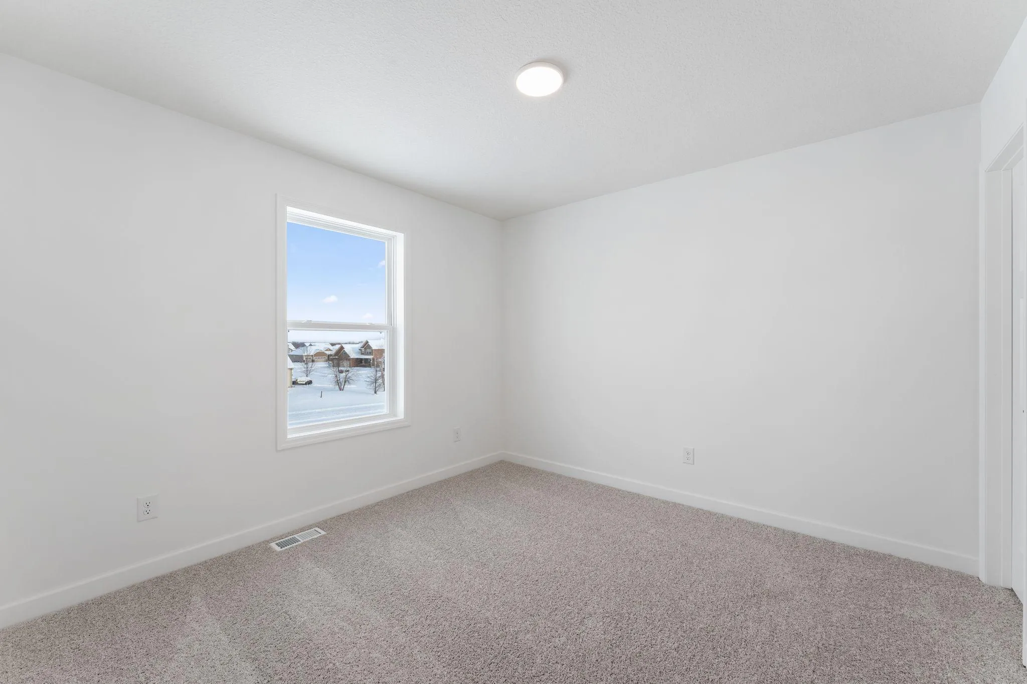 Photo 16 of 5015 87th Ne Street